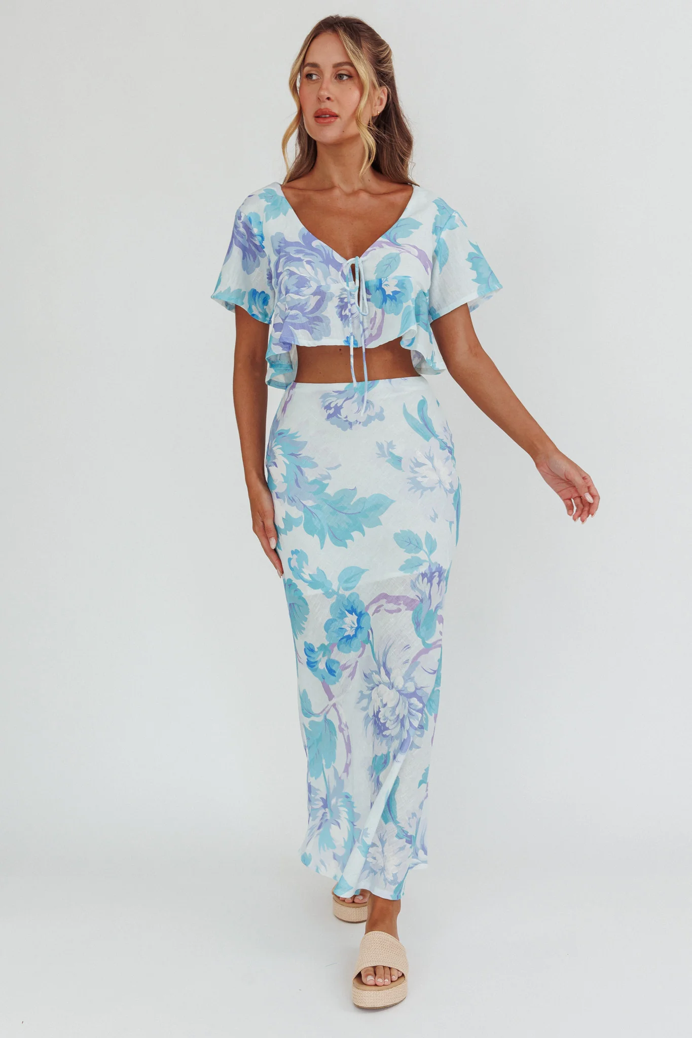La Vie Tied Bust Crop Top Floral Blue - Image 3
