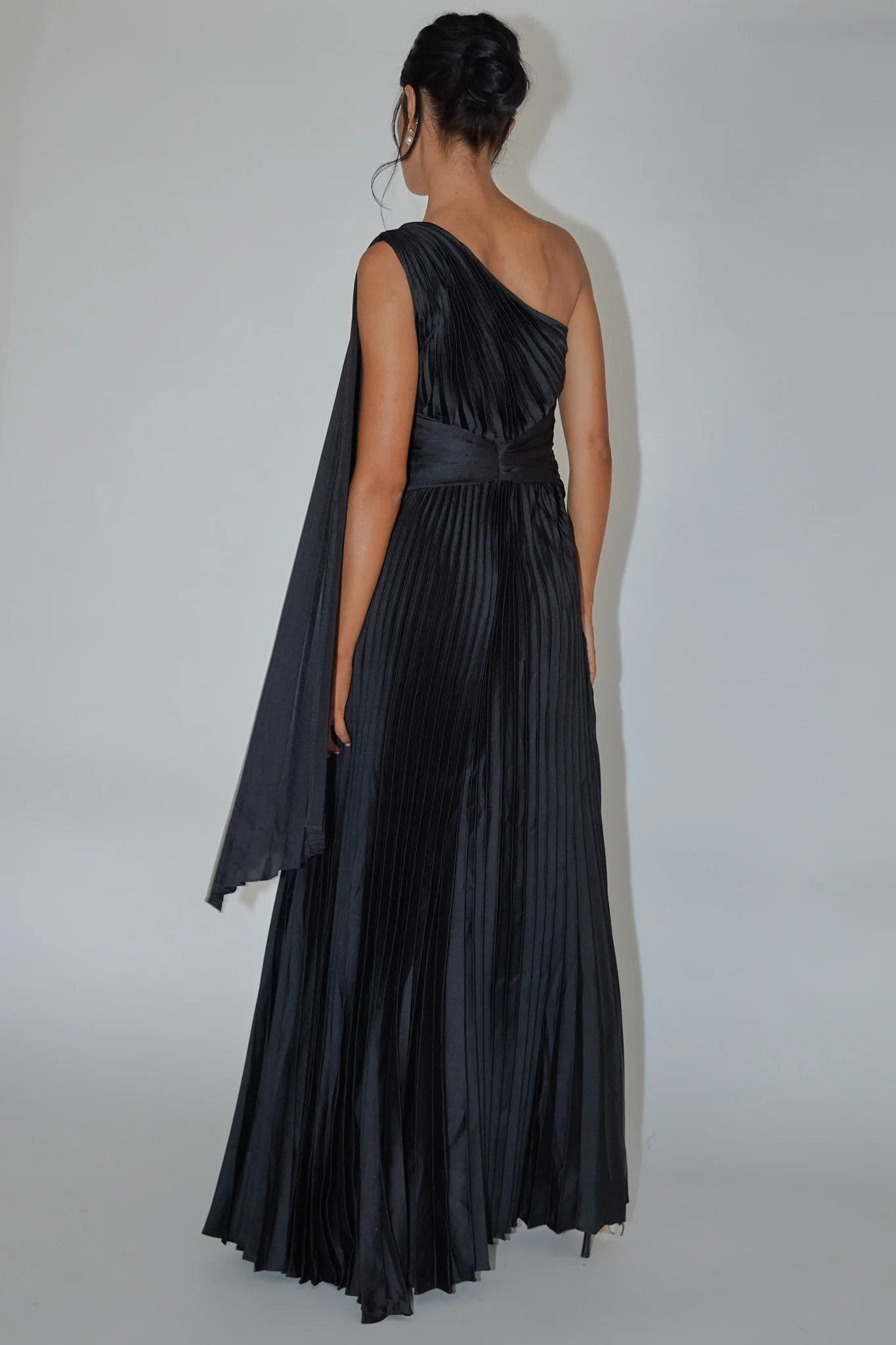 Laxmi Accordion Pleat Maxi Dress Black - Image 4