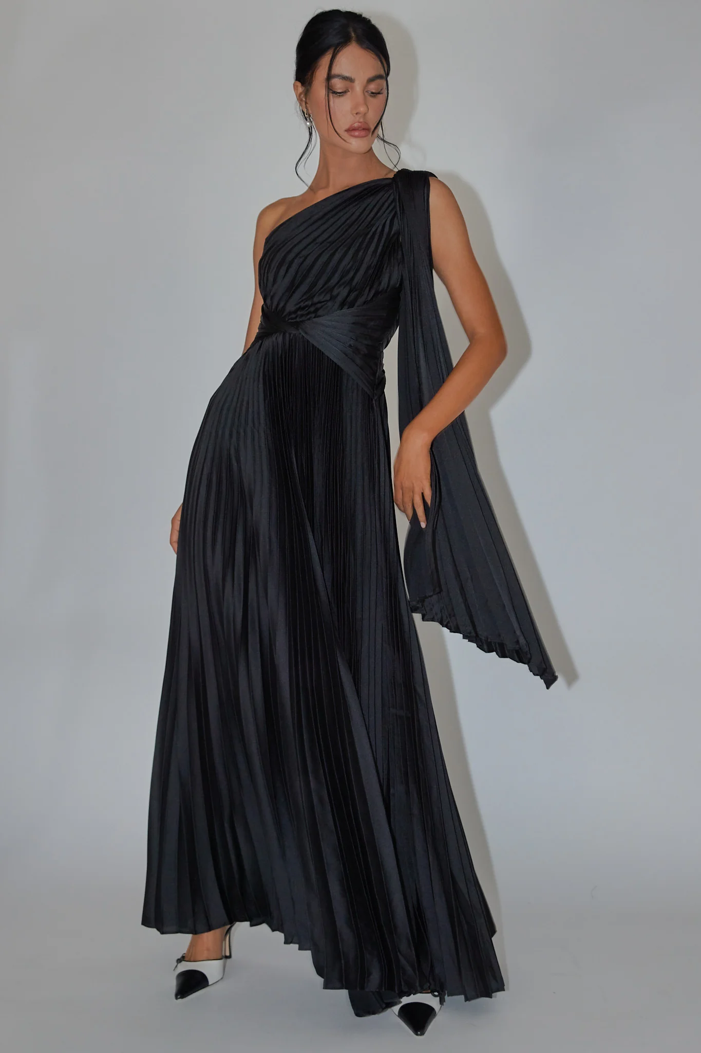Laxmi Accordion Pleat Maxi Dress Black - Image 5