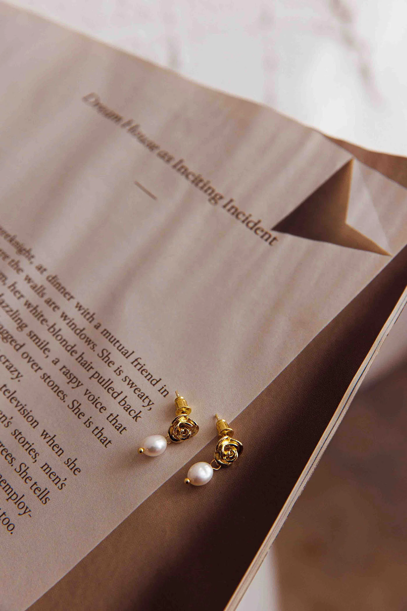 Le Jardin Flower Pearl Earrings Gold - Image 6