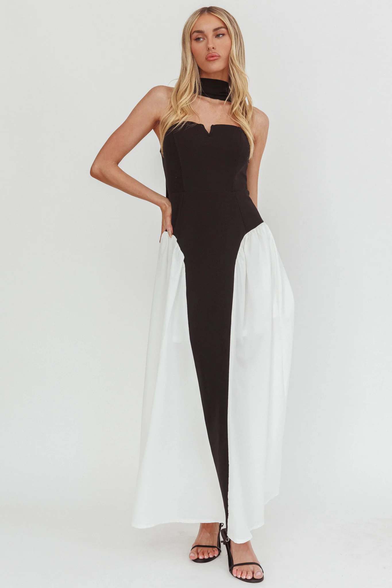 Lennix Strapless Scarf  Maxi Dress Black/White - Image 2