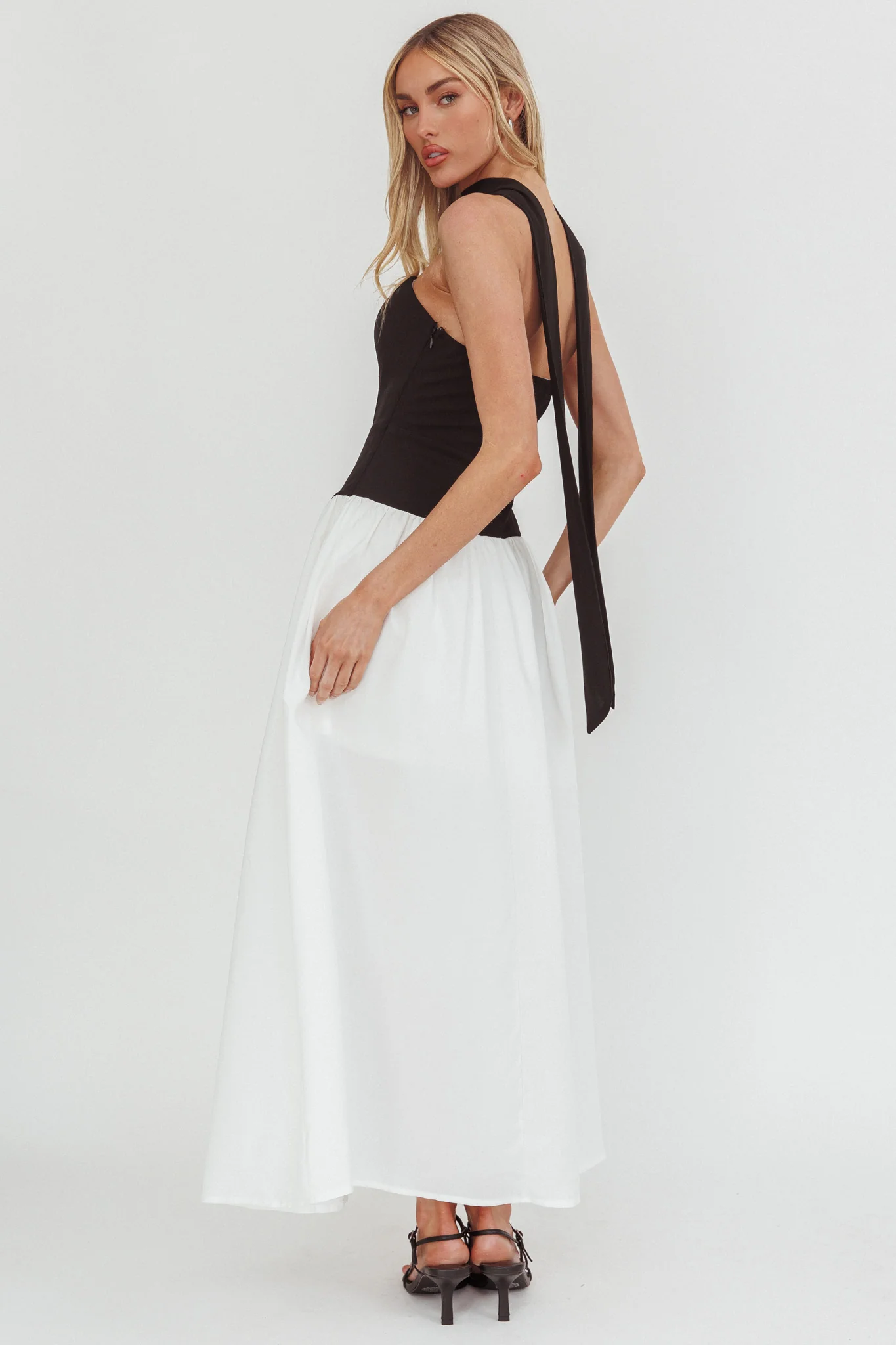 Lennix Strapless Scarf  Maxi Dress Black/White - Image 3