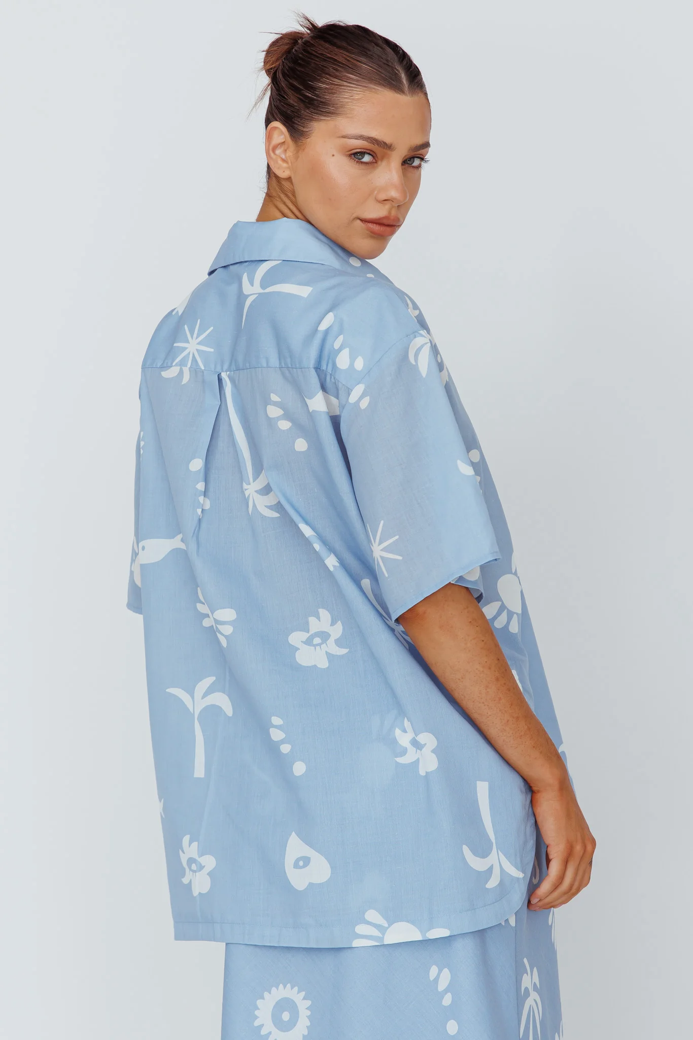 Light Aura Button Up Shirt Print Blue White - Image 2