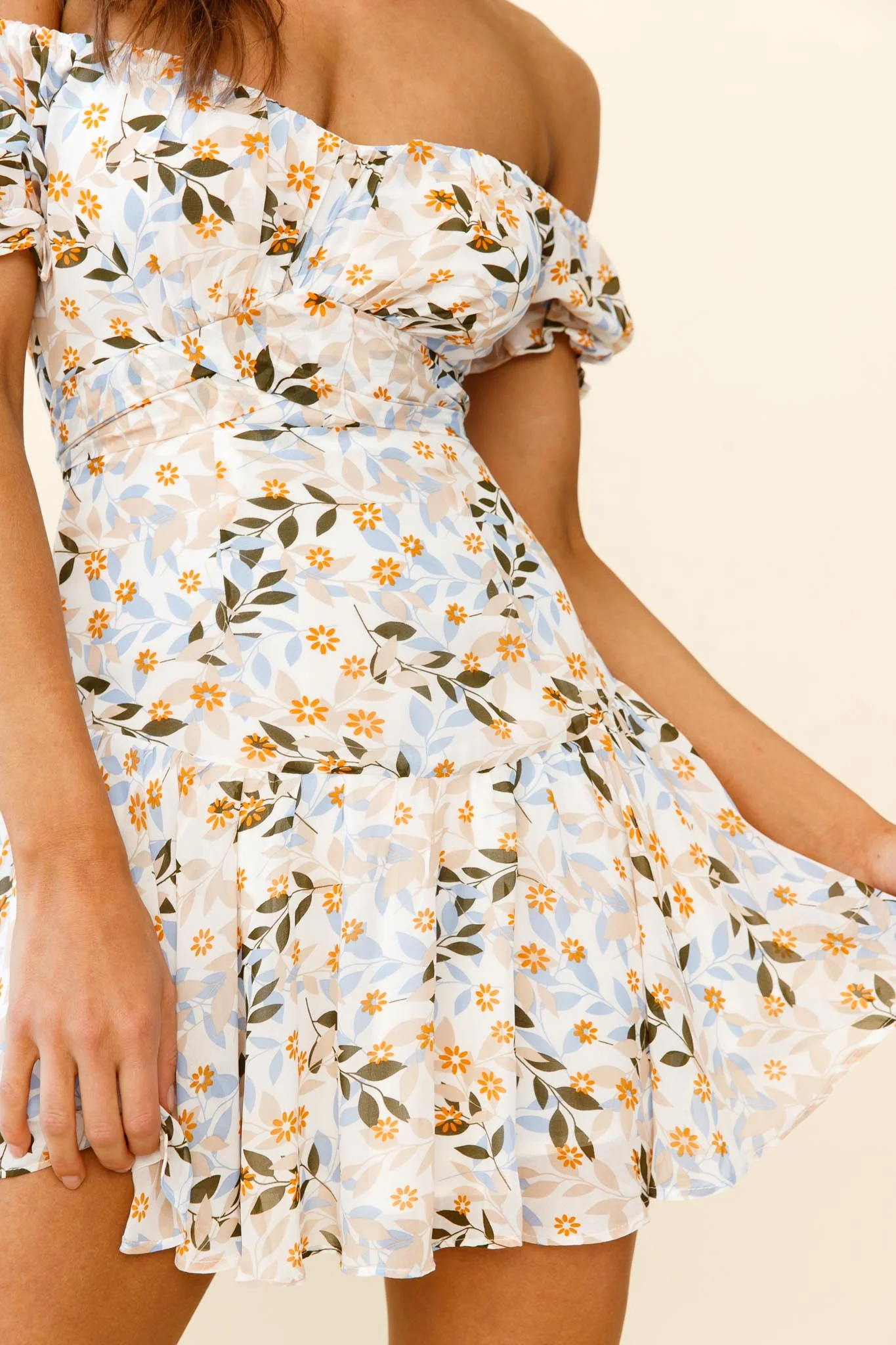 Linka Off-Shoulder Tie Back Fluted Hem Dress Leaf Print Orange/Blue - Image 4