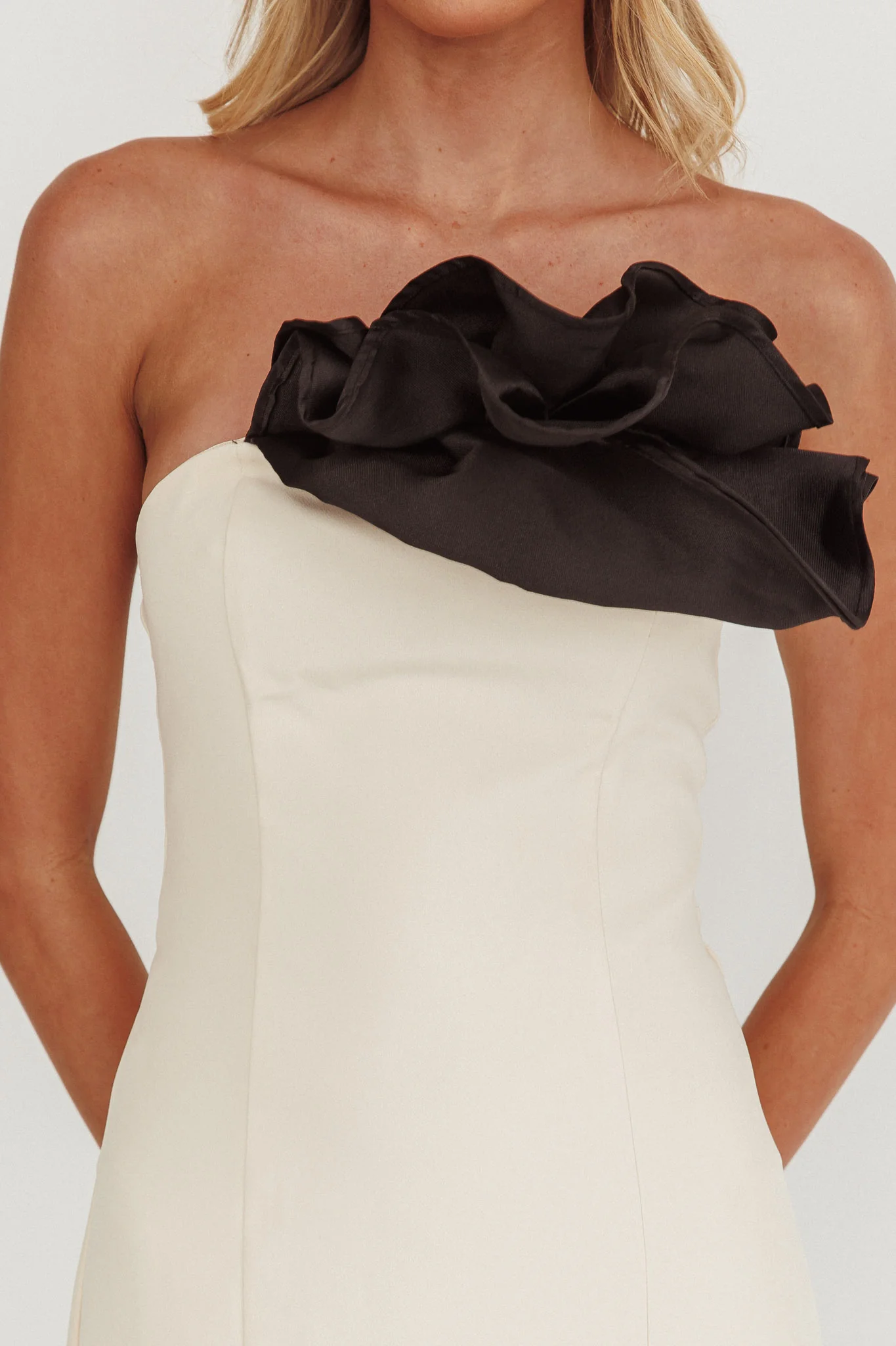 Lonnie Neckline Decoration Maxi Dress Cream - Image 3