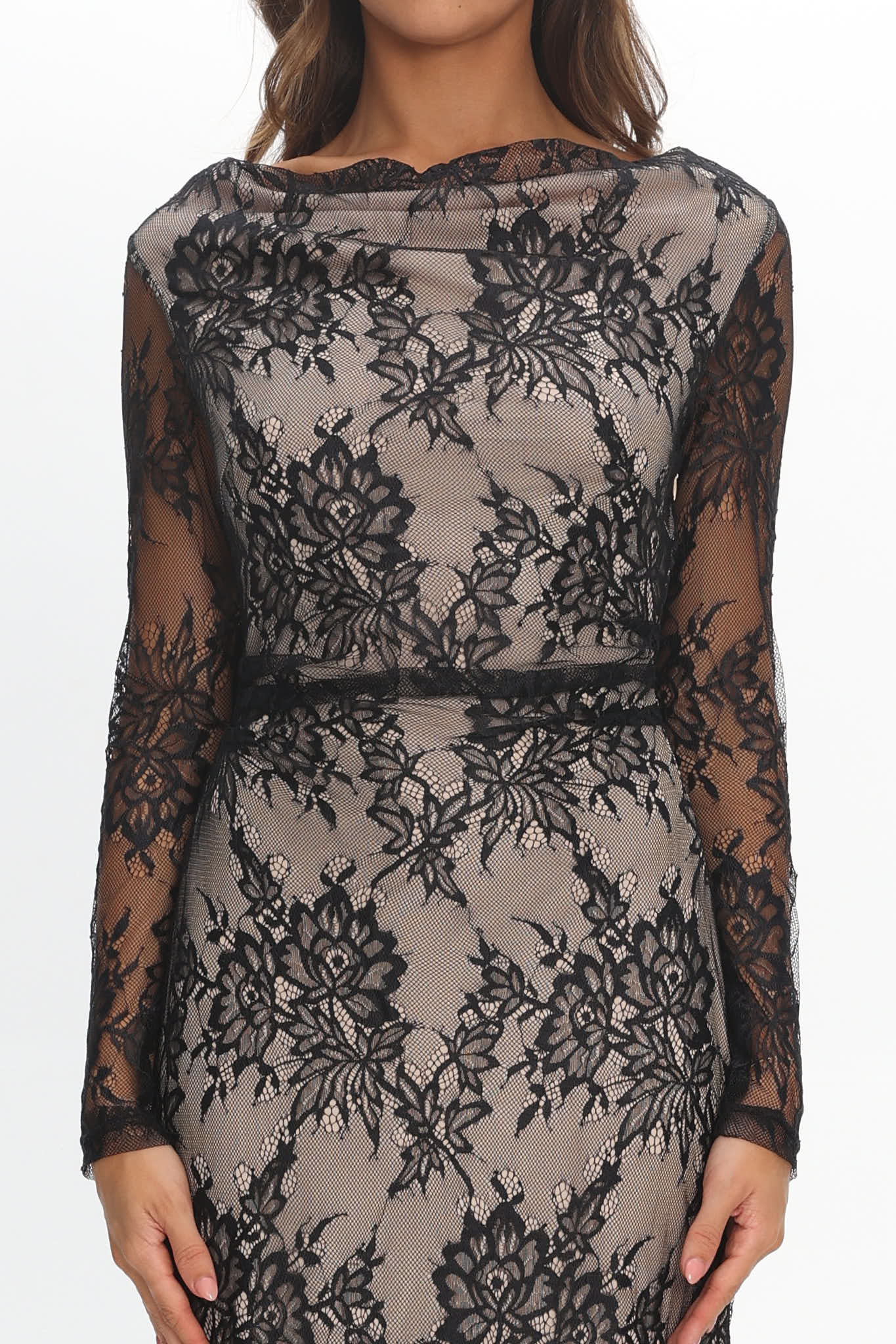 Loveland Off-Shoulder Lace Maxi Dress Black - Image 4