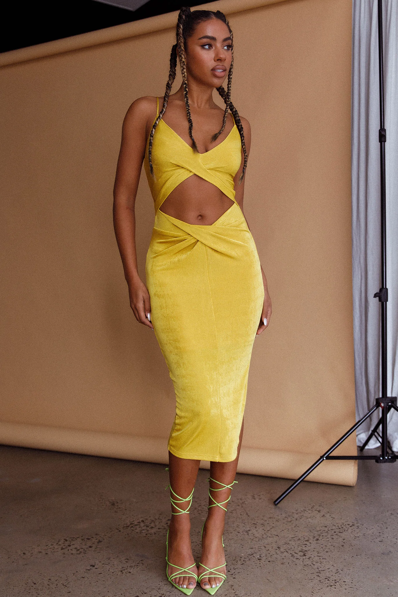 Loving You Cut-Out Waist Midi Dress Yellow - Image 5