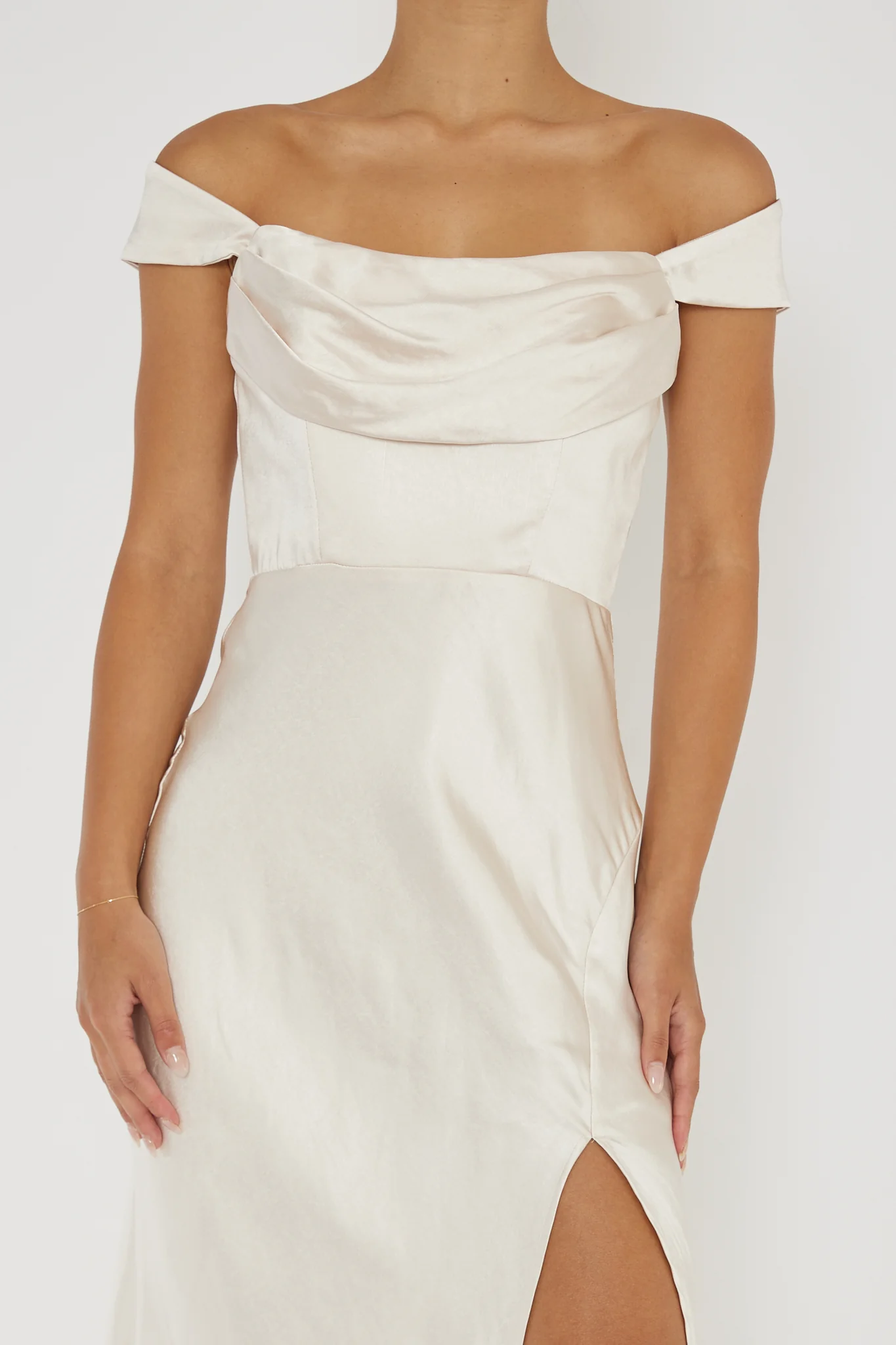 Lucinda Off-Shoulder V-Back Dress Champagne - Image 4