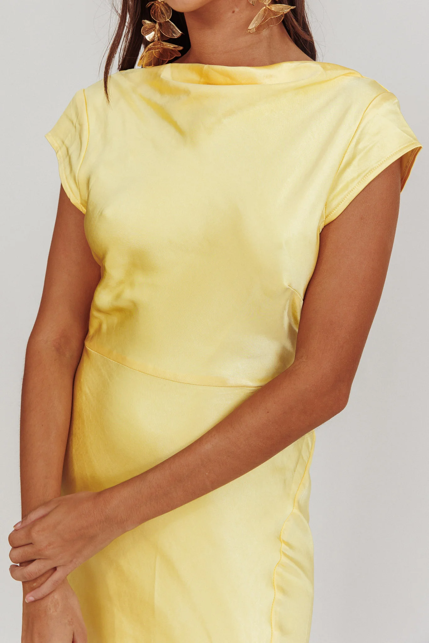 Lucinda Twist Back Midi Dress Butter - Image 4