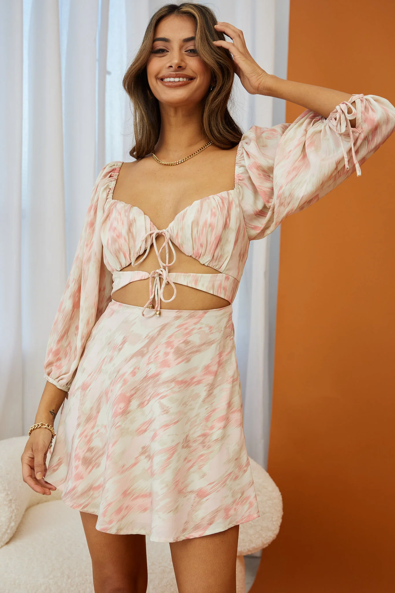 Madeleina Cut-Out Bodice Balloon Sleeve Dress Marble Print Pink - Image 4