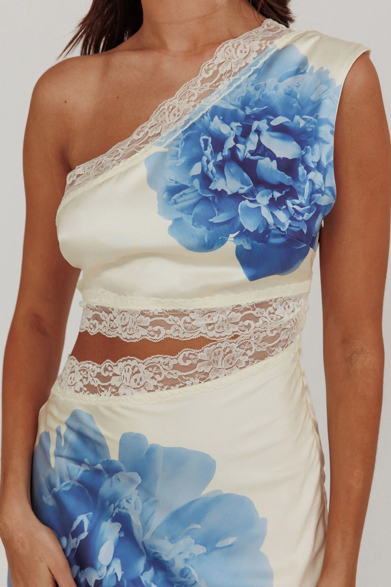 Mahli One-Shoulder Cut-Out Maxi Dress Ivory - Image 5