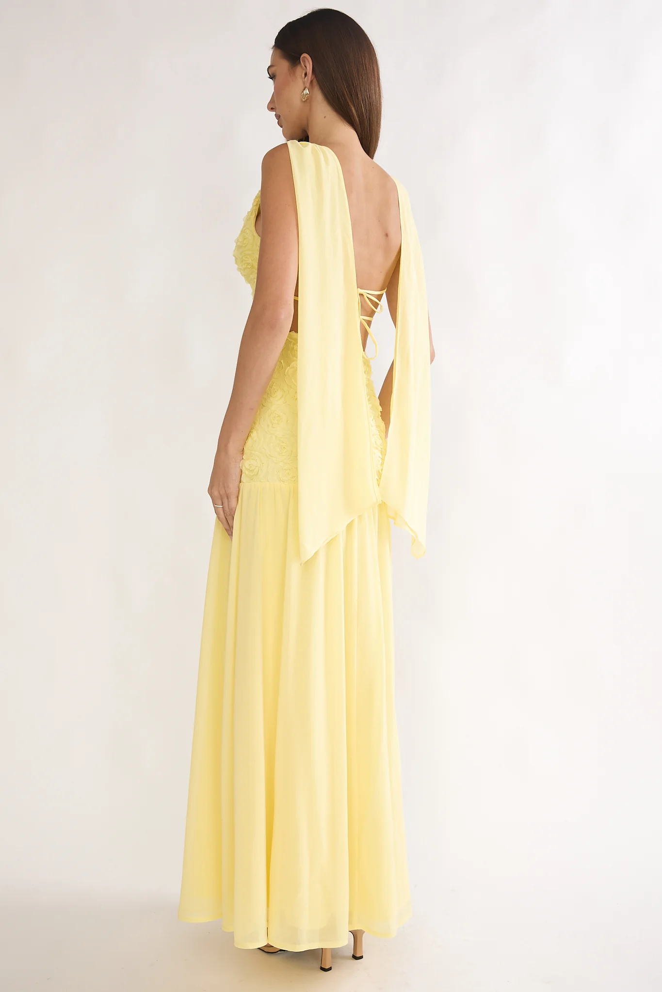 Marcellia Tied Back Maxi Dress Embellished Yellow - Image 2