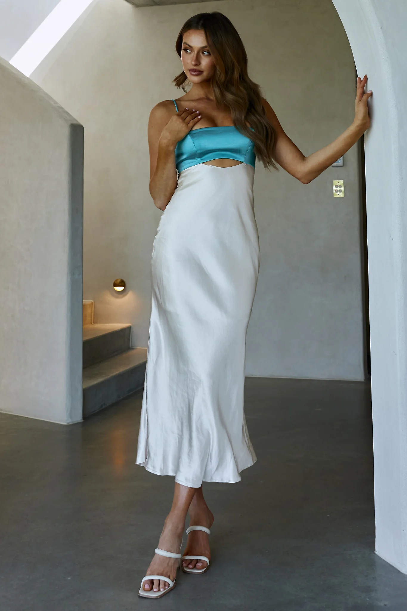 Mariana Cut-Out Bust Midi Dress Turquoise - Image 5