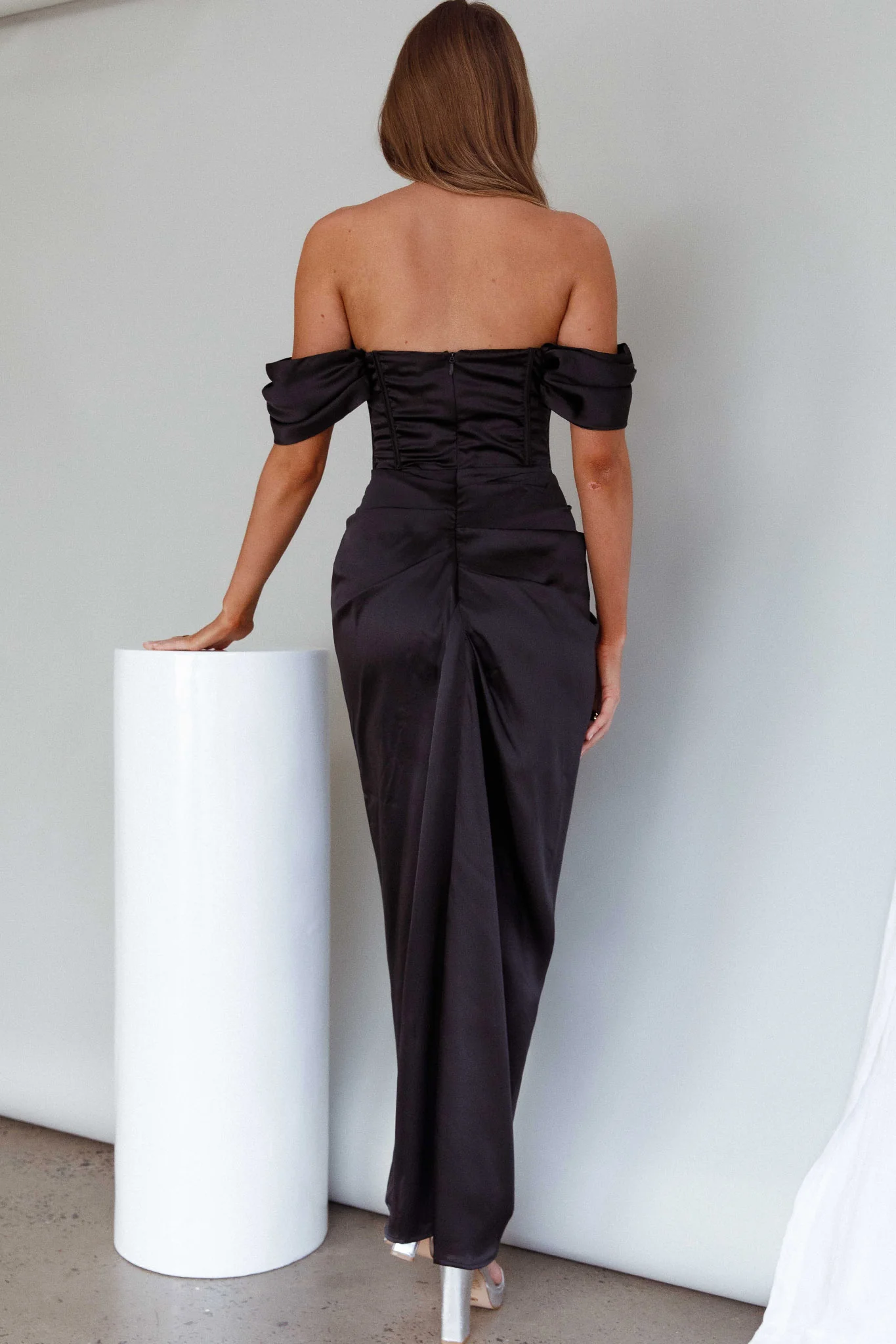 Mariesa Plunging Neckline Dress Black - Image 2