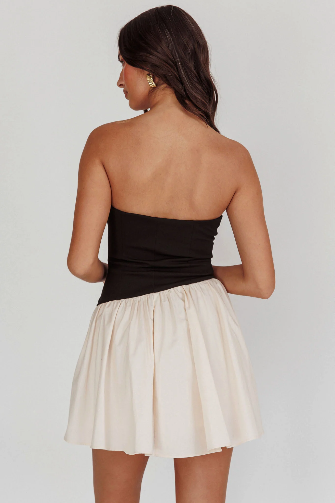 Marzipan Strapless Contrast Mini Dress Black Cream - Image 4