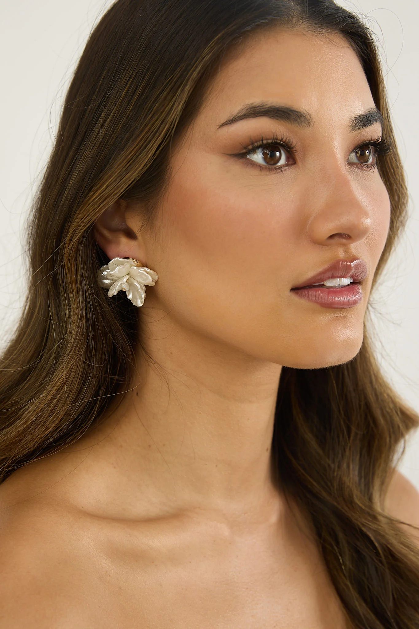 Maxine Orchid Earrings Pearl - Image 2