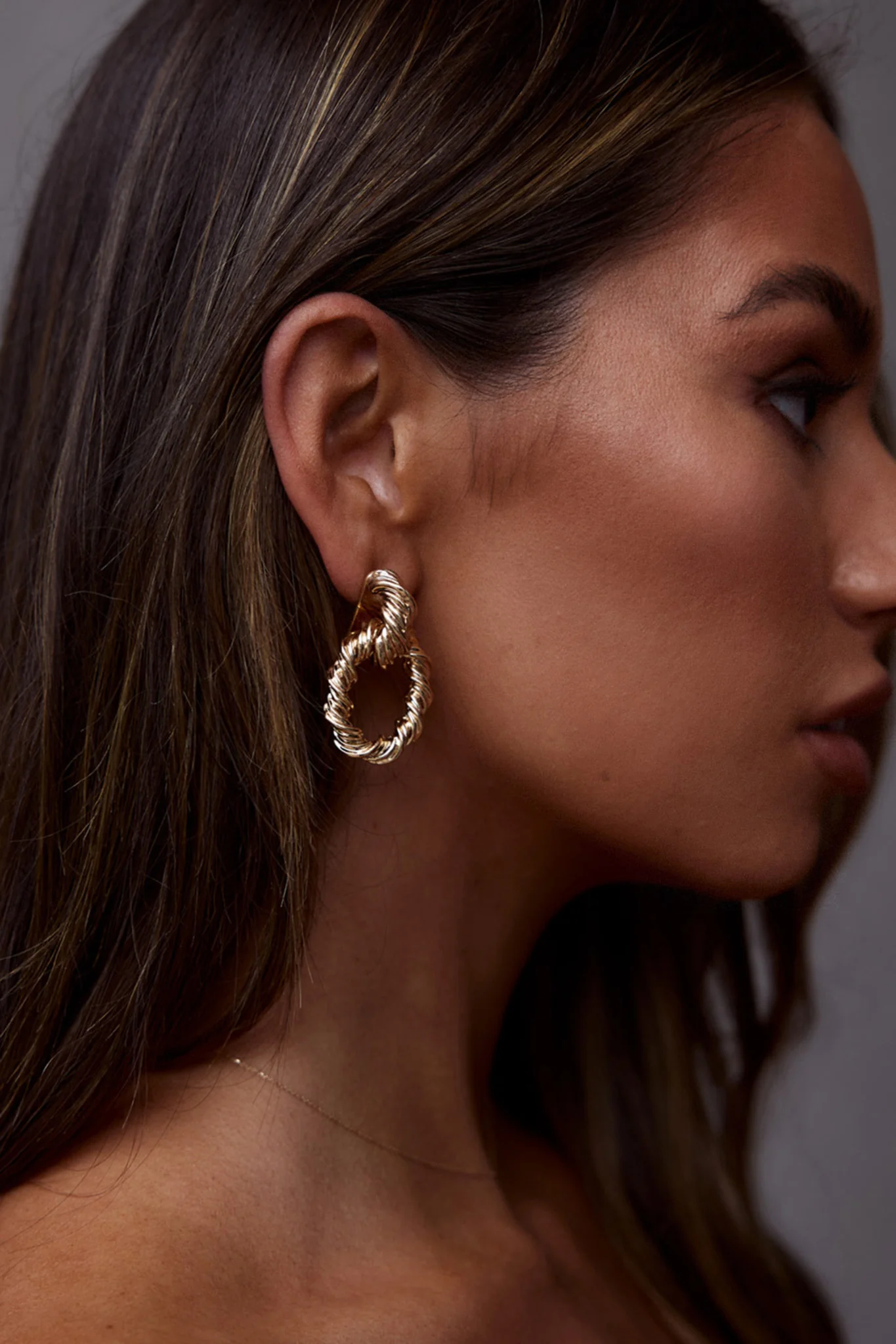 Melrose Twisted Oval Earrings Gold - Image 2