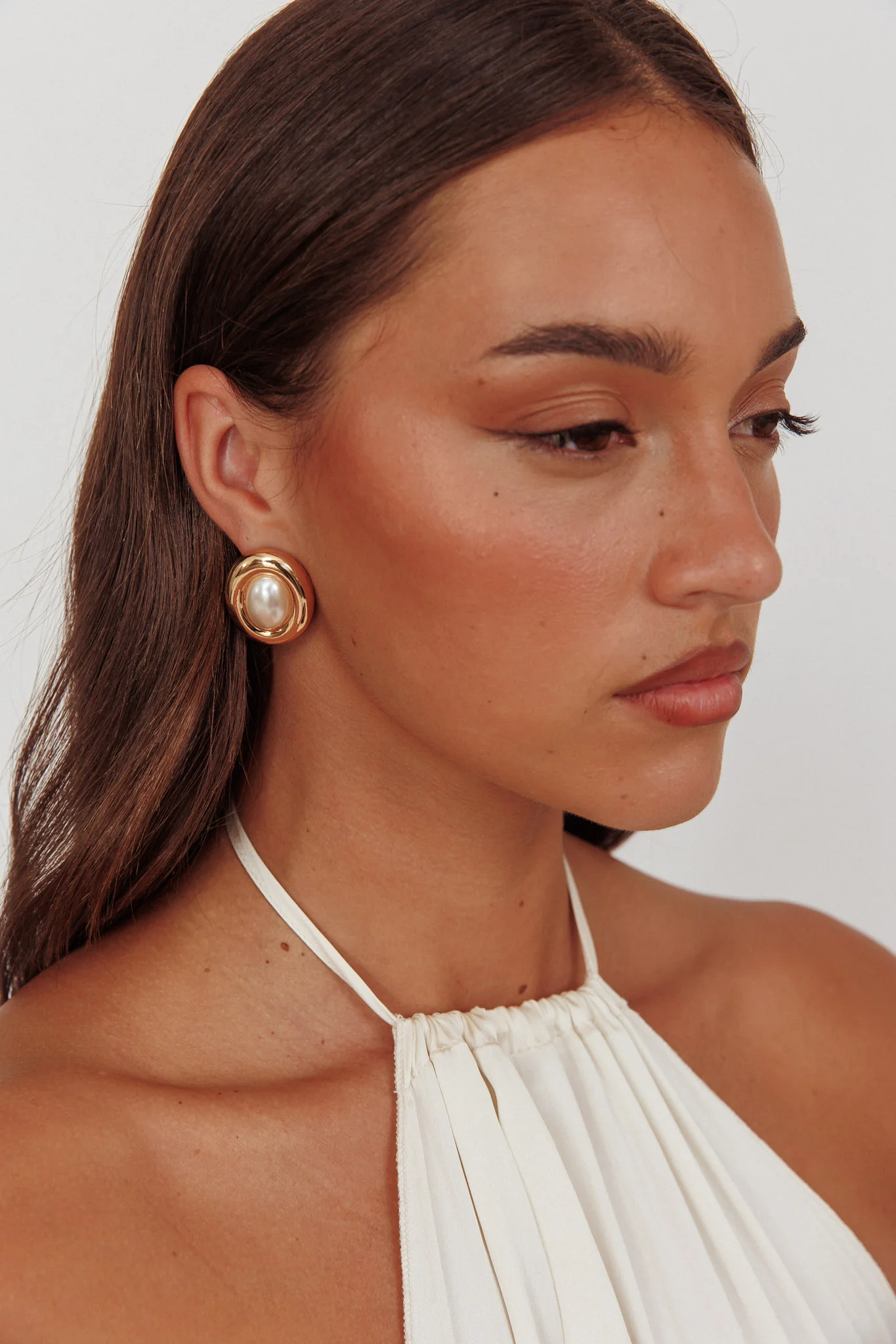 Meredith Oval Earrings Gold Pearl - Image 2