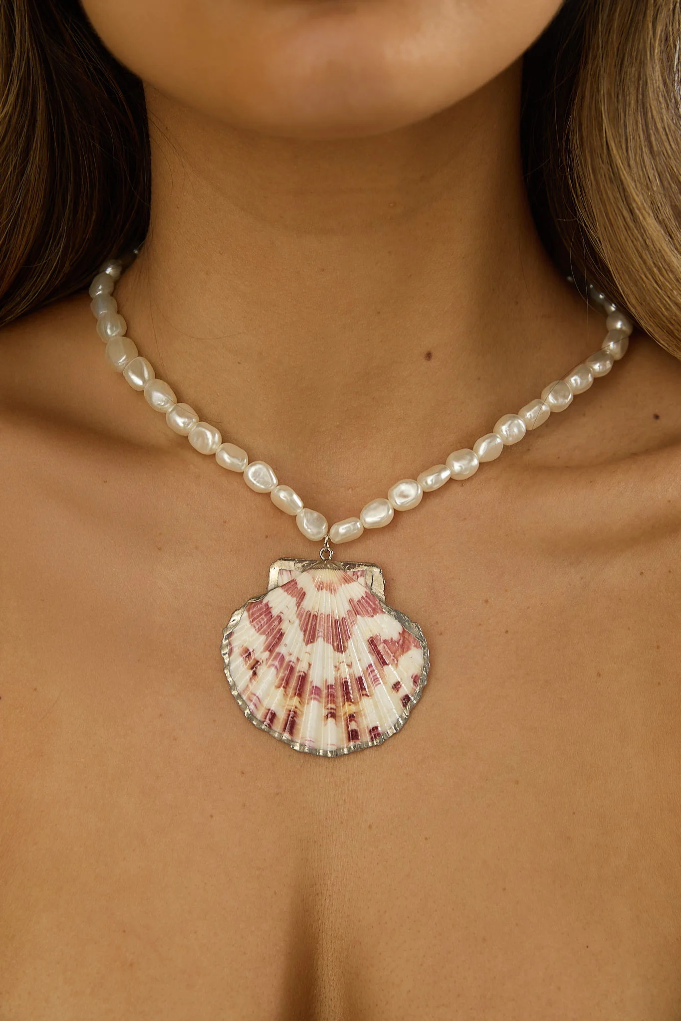 Merita Shell Pendant Pearl Necklace Pink Shell - Image 3