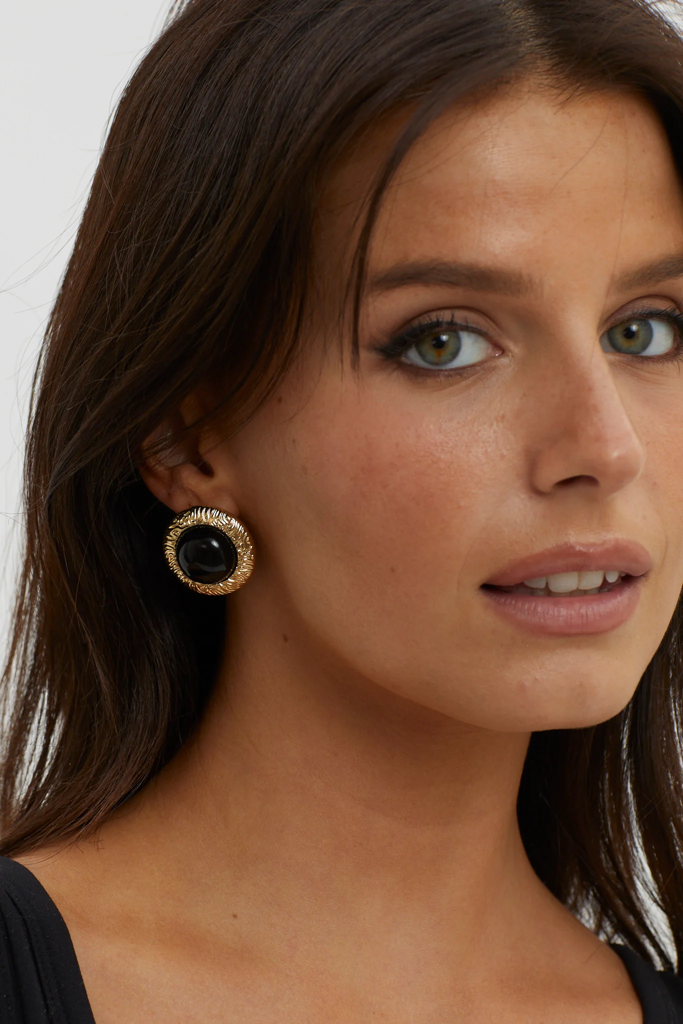 Misty Gold Dome Earrings Black - Image 3