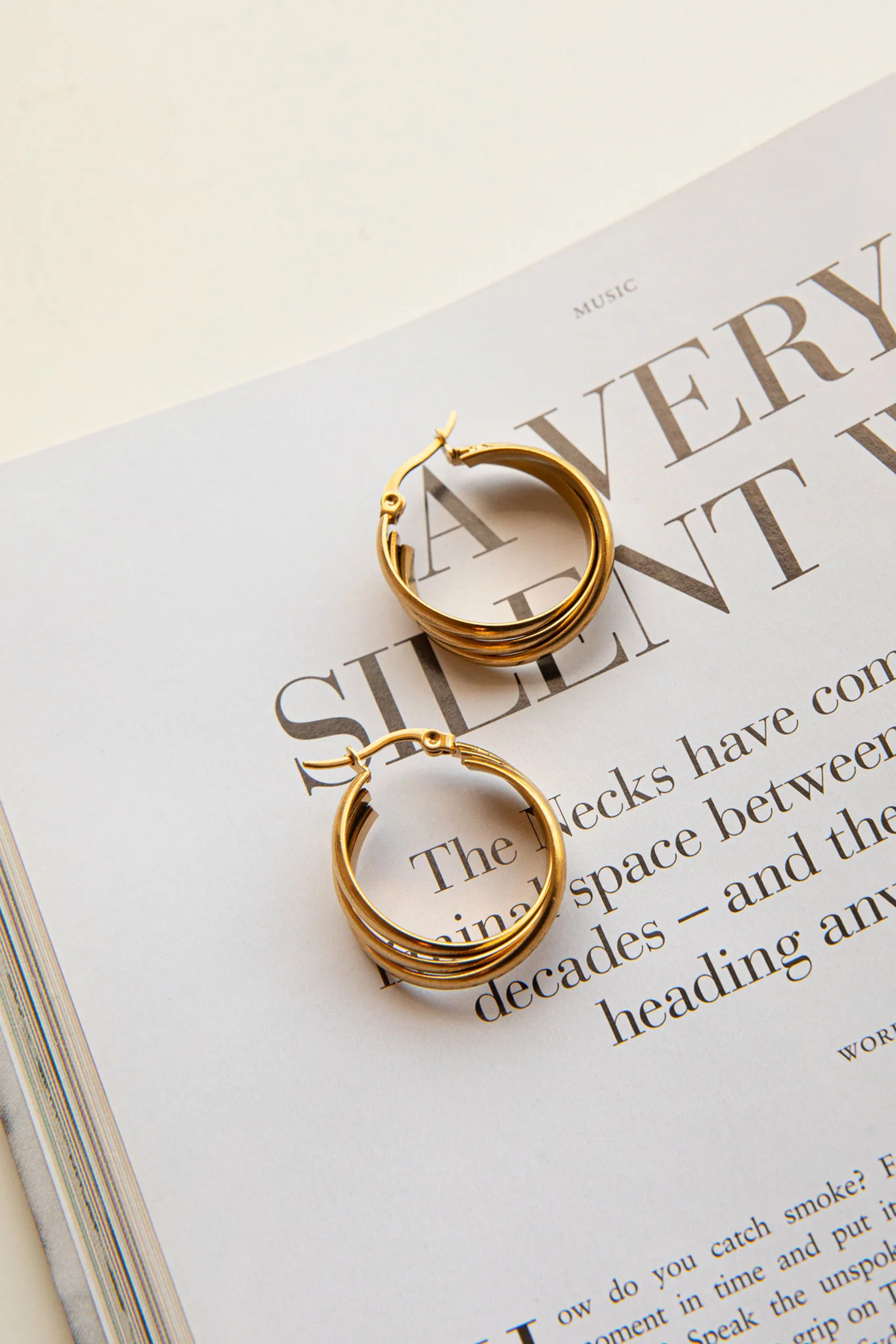 Mona Triple Hoop Earrings Gold - Image 4