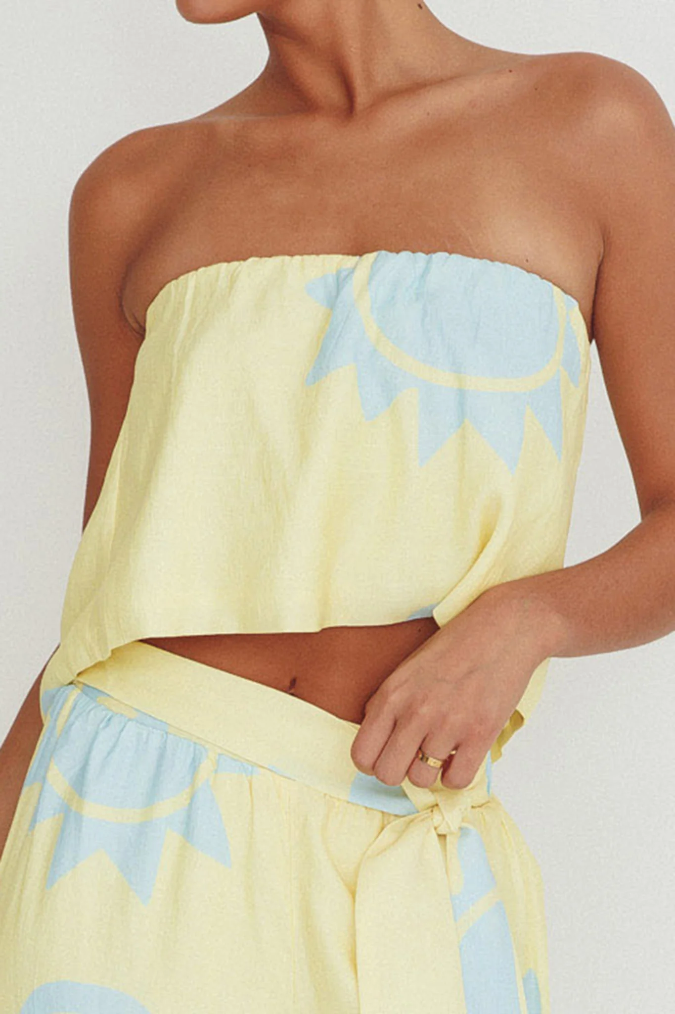 Nectar Sun Print Strapless Top Yellow - Image 5