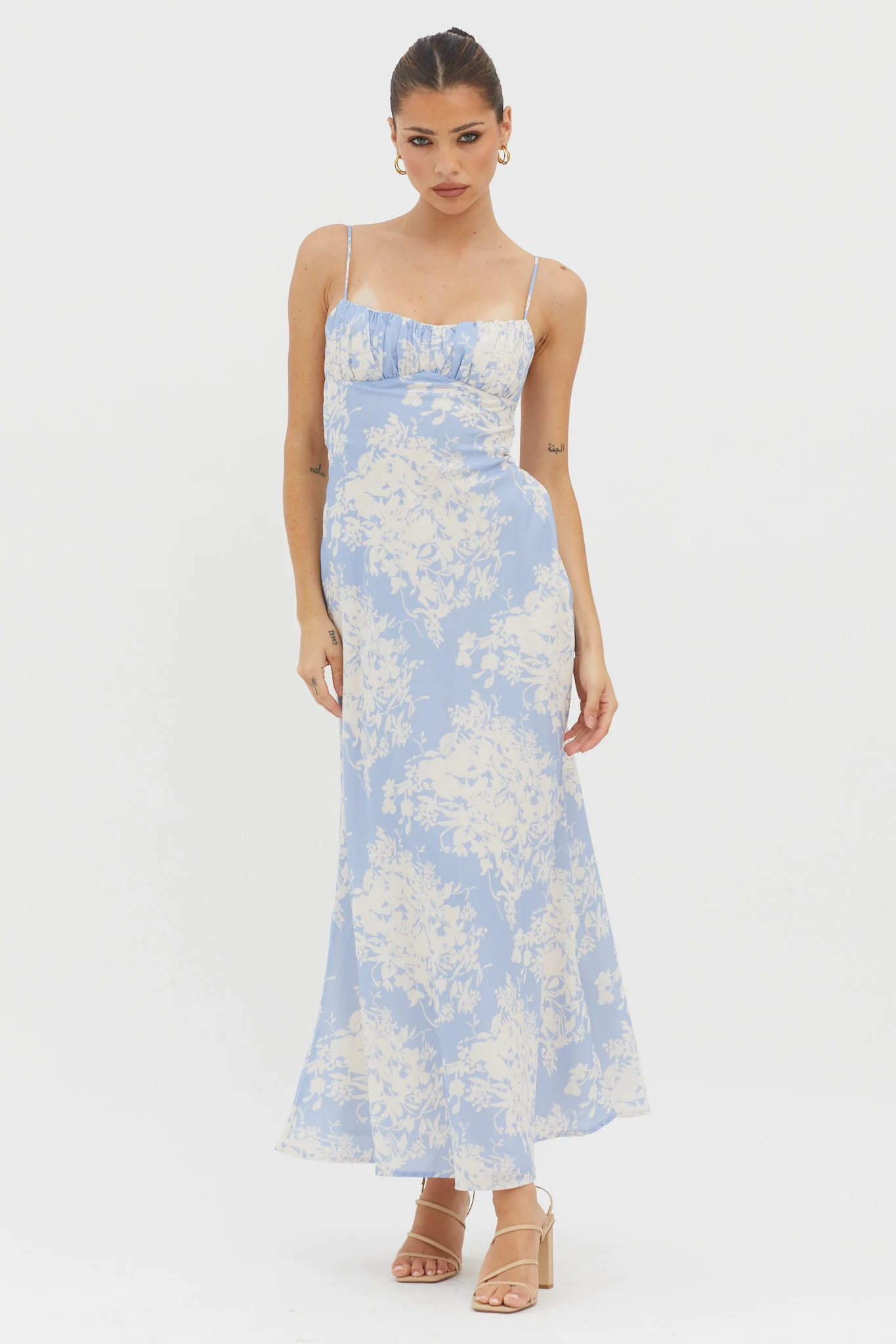 Nerida Twist Back Midi Dress Floral Blue - Image 5