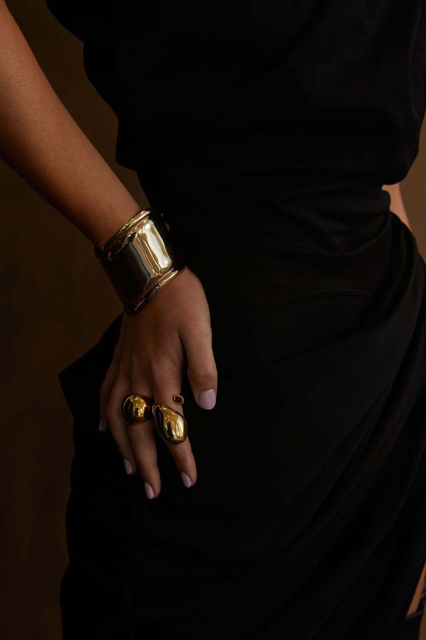 NOAH Knuckle Ring Gold - Image 3