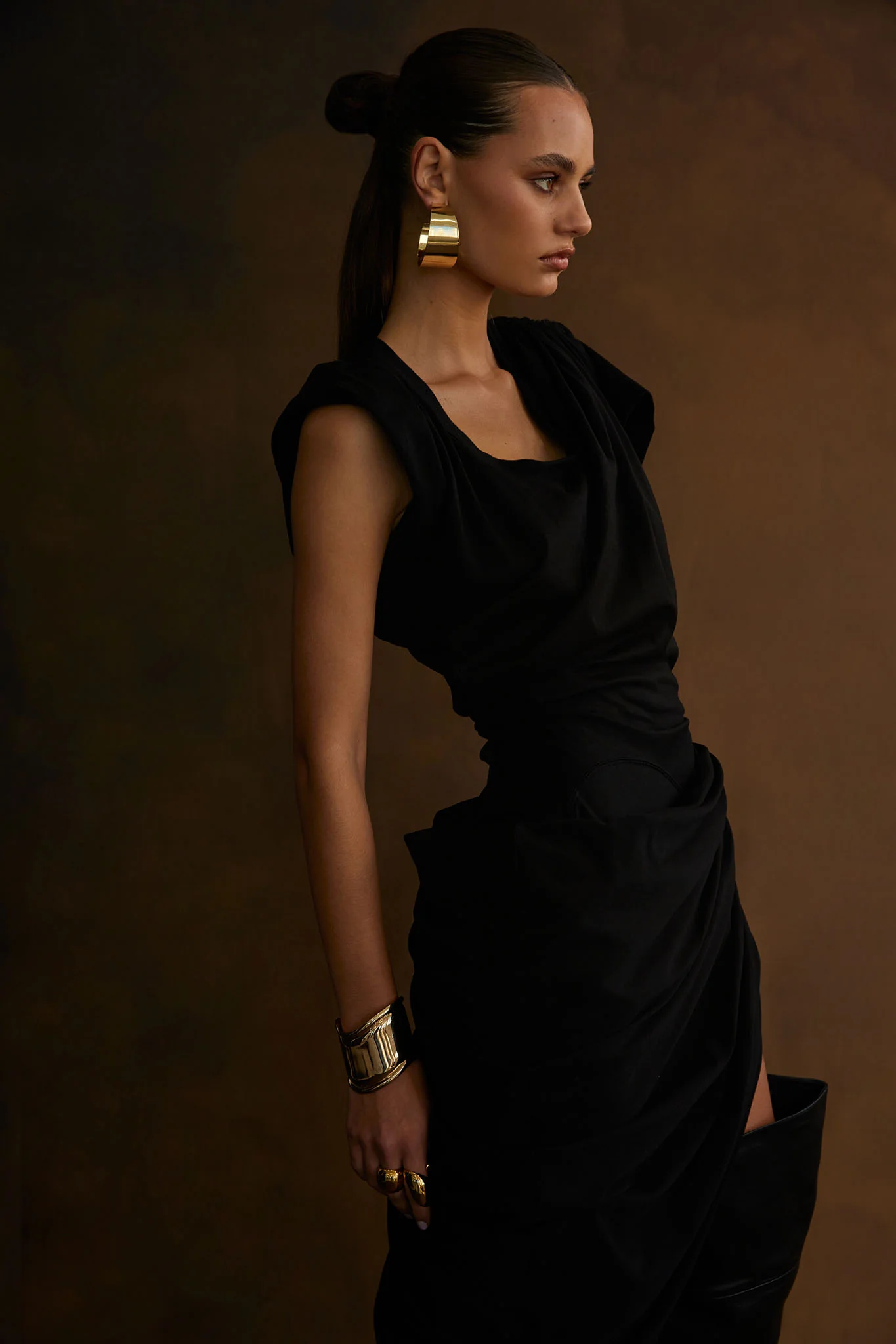 NOAH Knuckle Ring Gold - Image 4