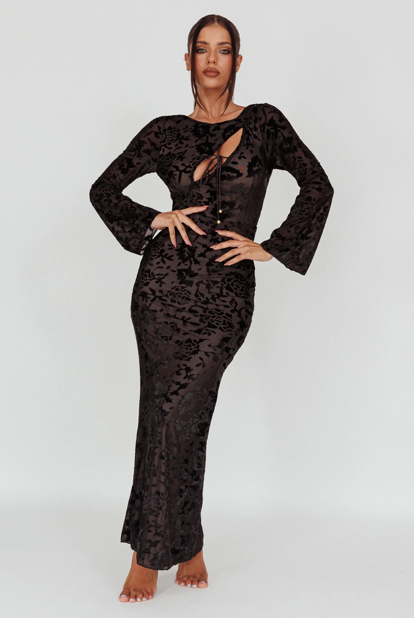 Novalie Long Sleeve Velvet Print Midi Dress Black - Image 3