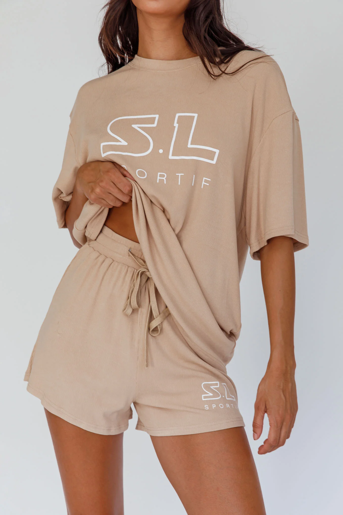 On Track SL Logo Shorts Camel - Image 4