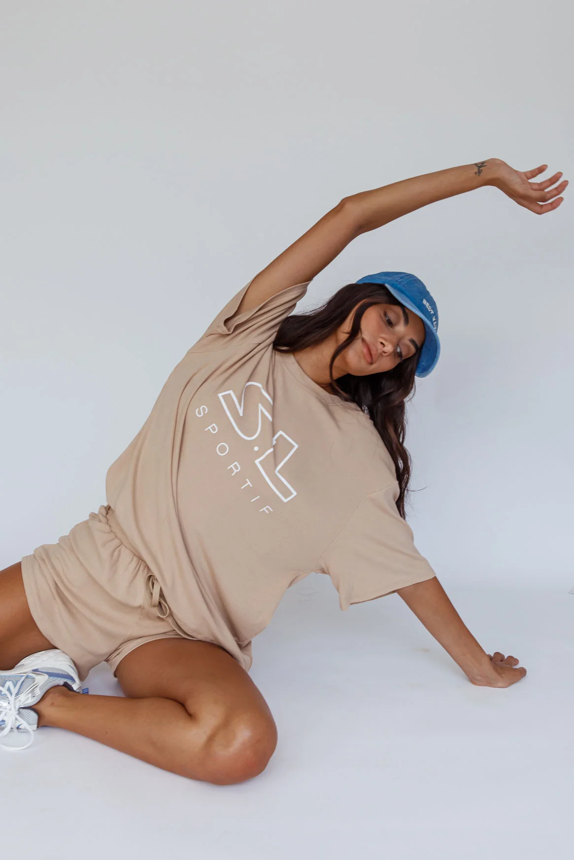 On Track SL Logo T-Shirt Camel - Image 6