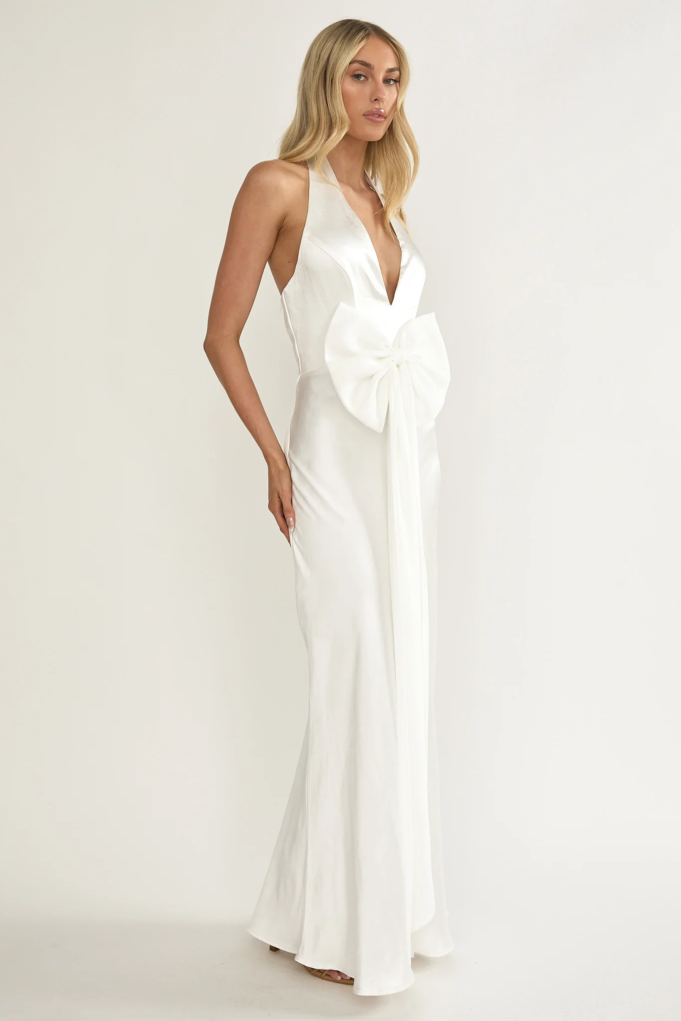 Ophelina Oversized Bow Halter Dress White - Image 6