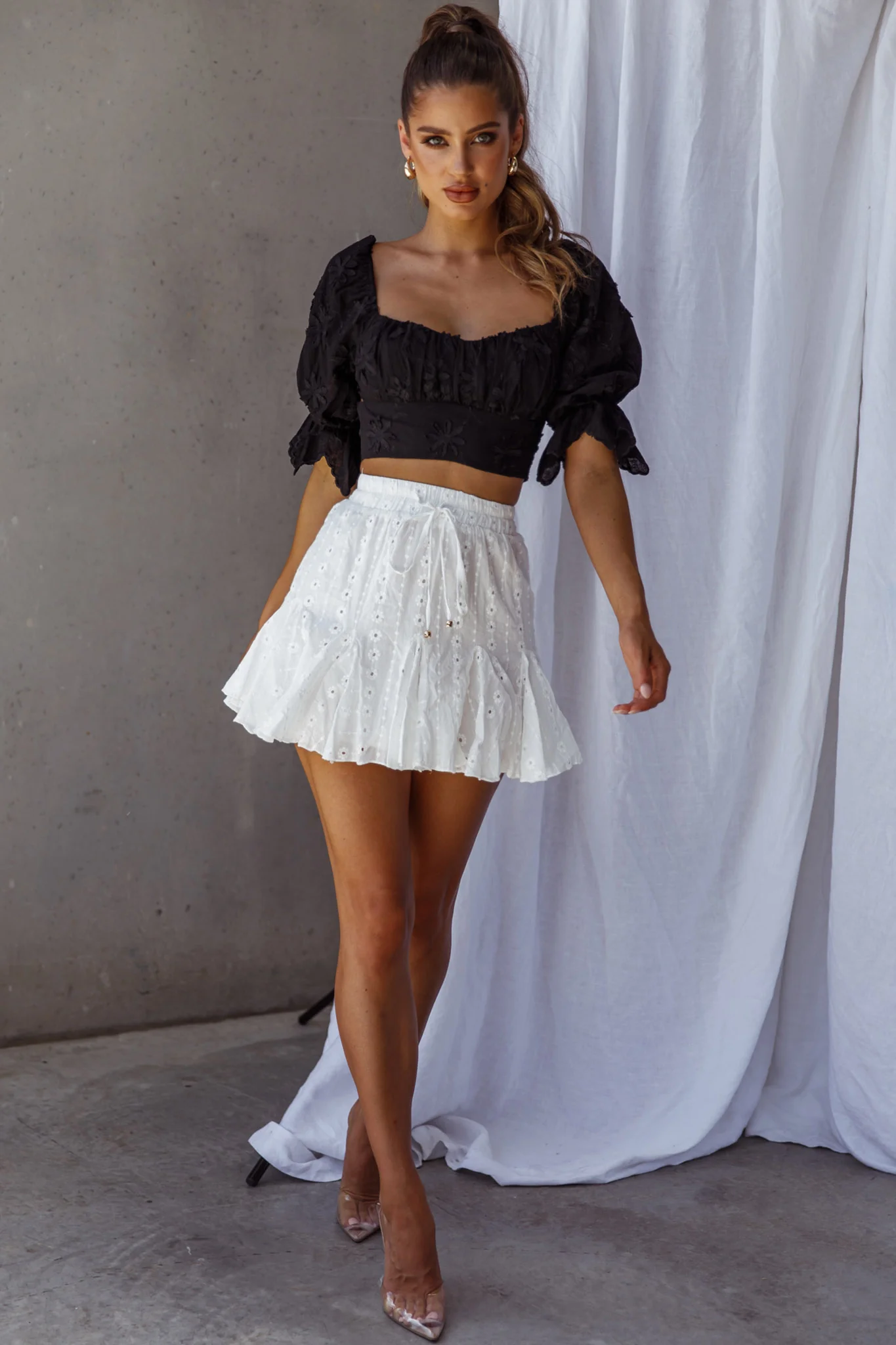 Passing By Tied Back Crop Top Black - Image 3
