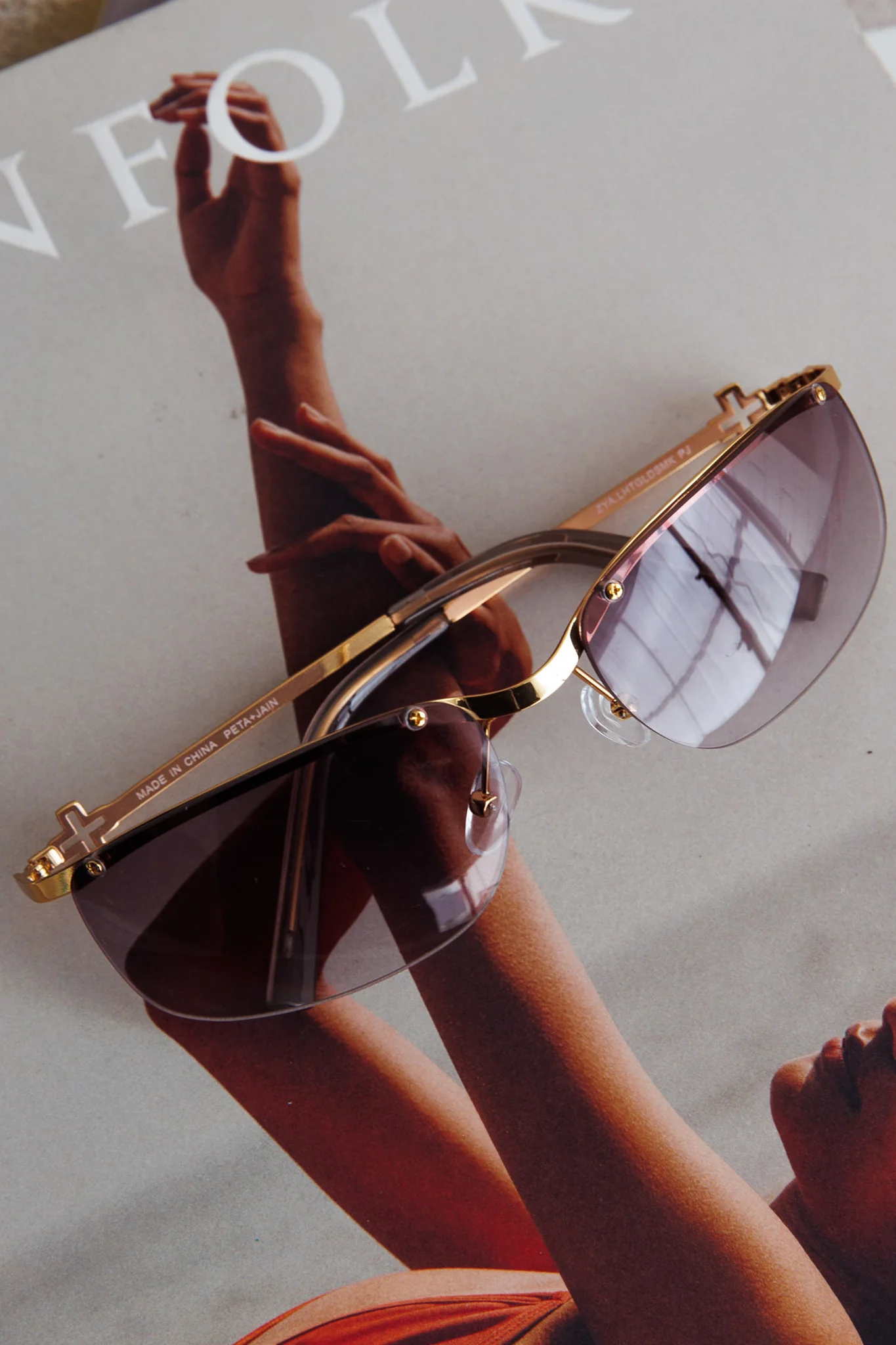 Peta And Jain Zya Sunglasses Light Gold - Image 2