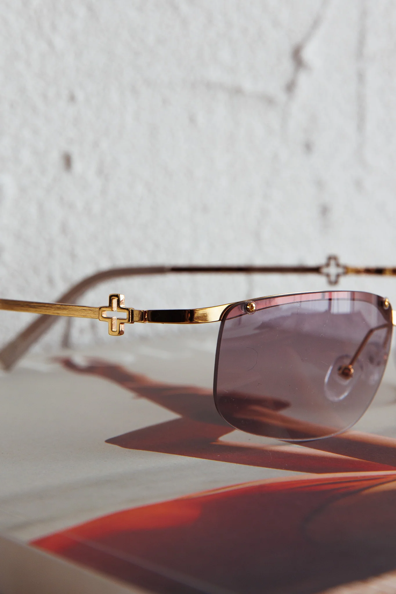 Peta And Jain Zya Sunglasses Light Gold - Image 4