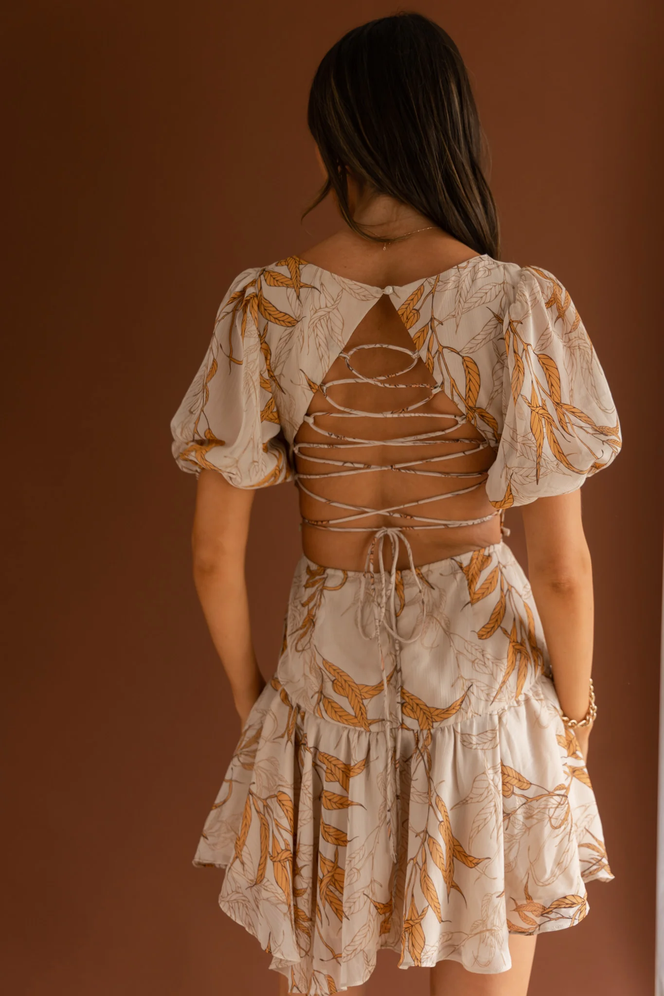Petite Cherie Puff Sleeve Lace-Up Back Dress Leaf Print Beige - Image 2