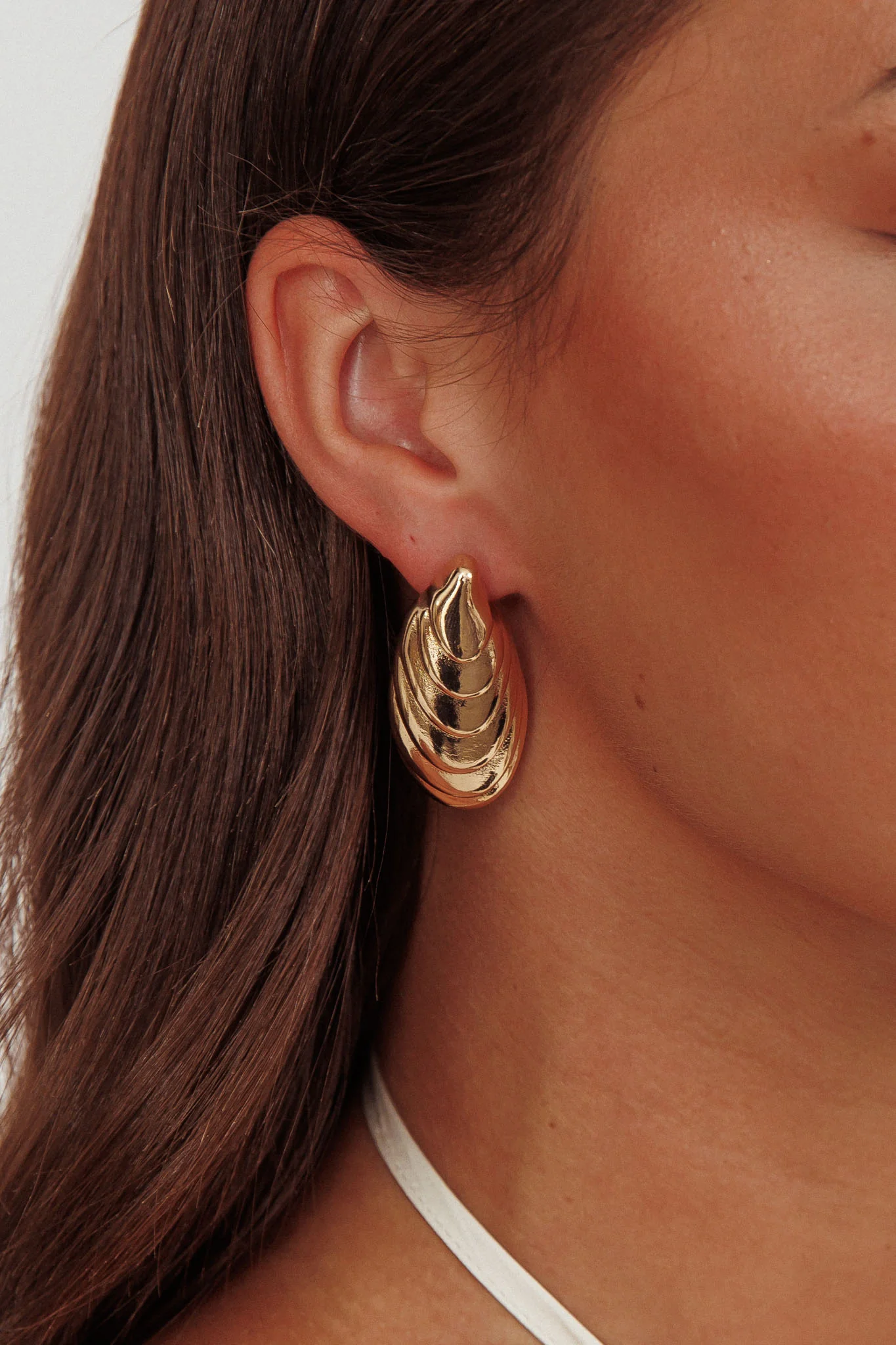 Pippy Shell Earrings Gold - Image 3