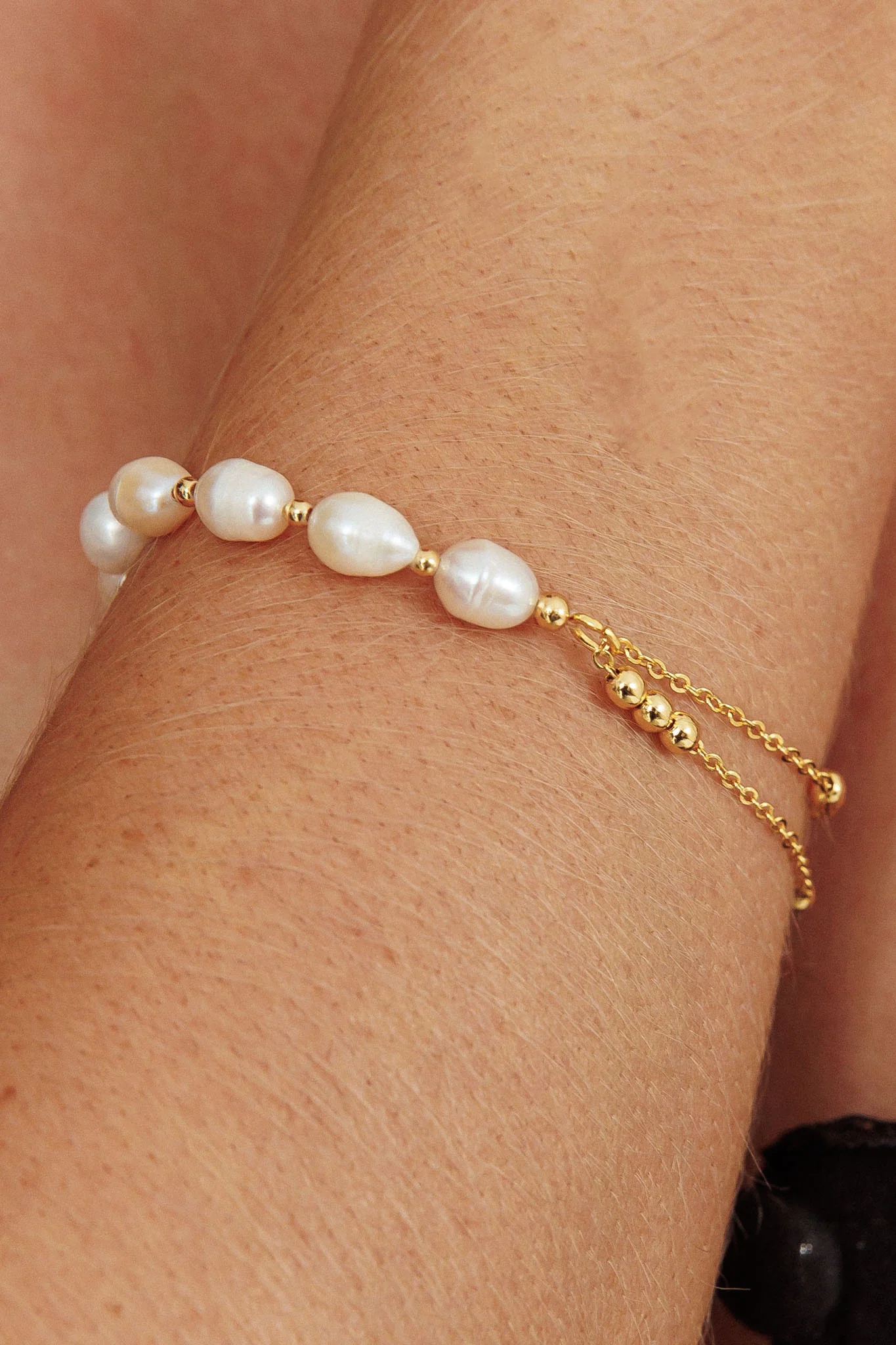 Polaris Freshwater Pearl Double Chain Bracelet Gold - Image 3