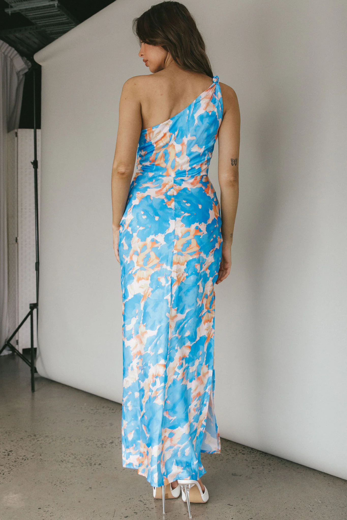 Portland One-Shoulder Maxi Dress Floral Blue - Image 2