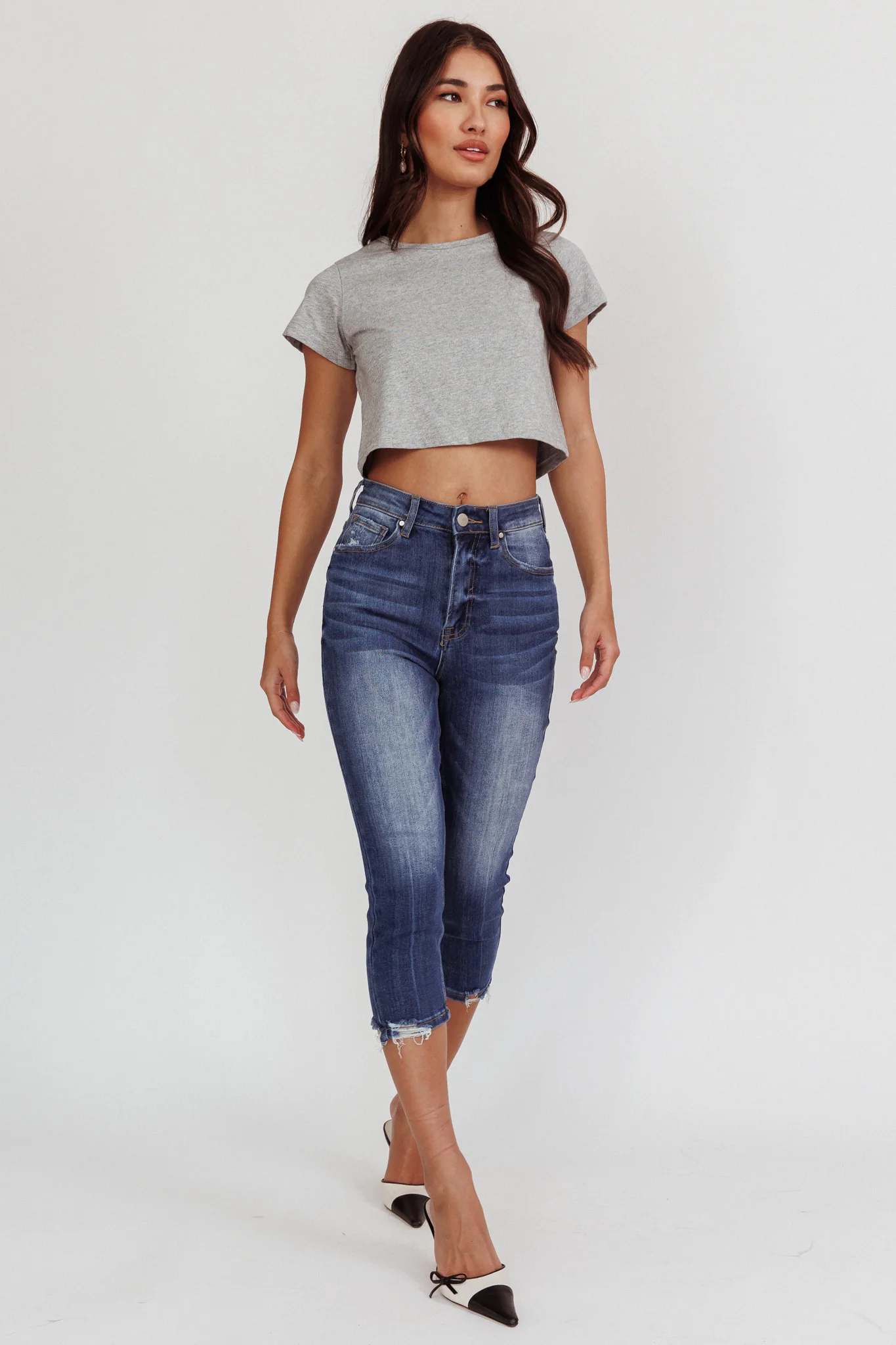 Queens Distressed Capri Jeans Dark Denim - Image 4