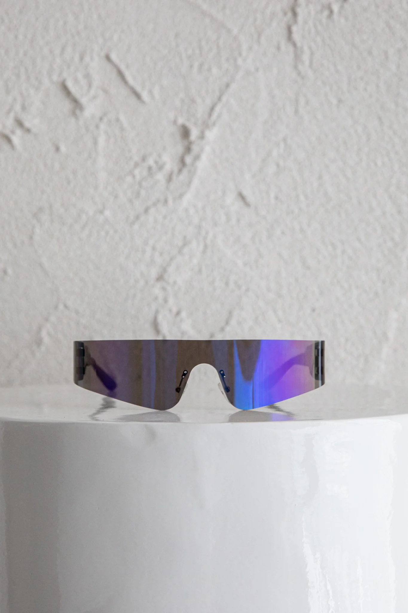 Riptide Oval Sunglasses Purple - Image 2