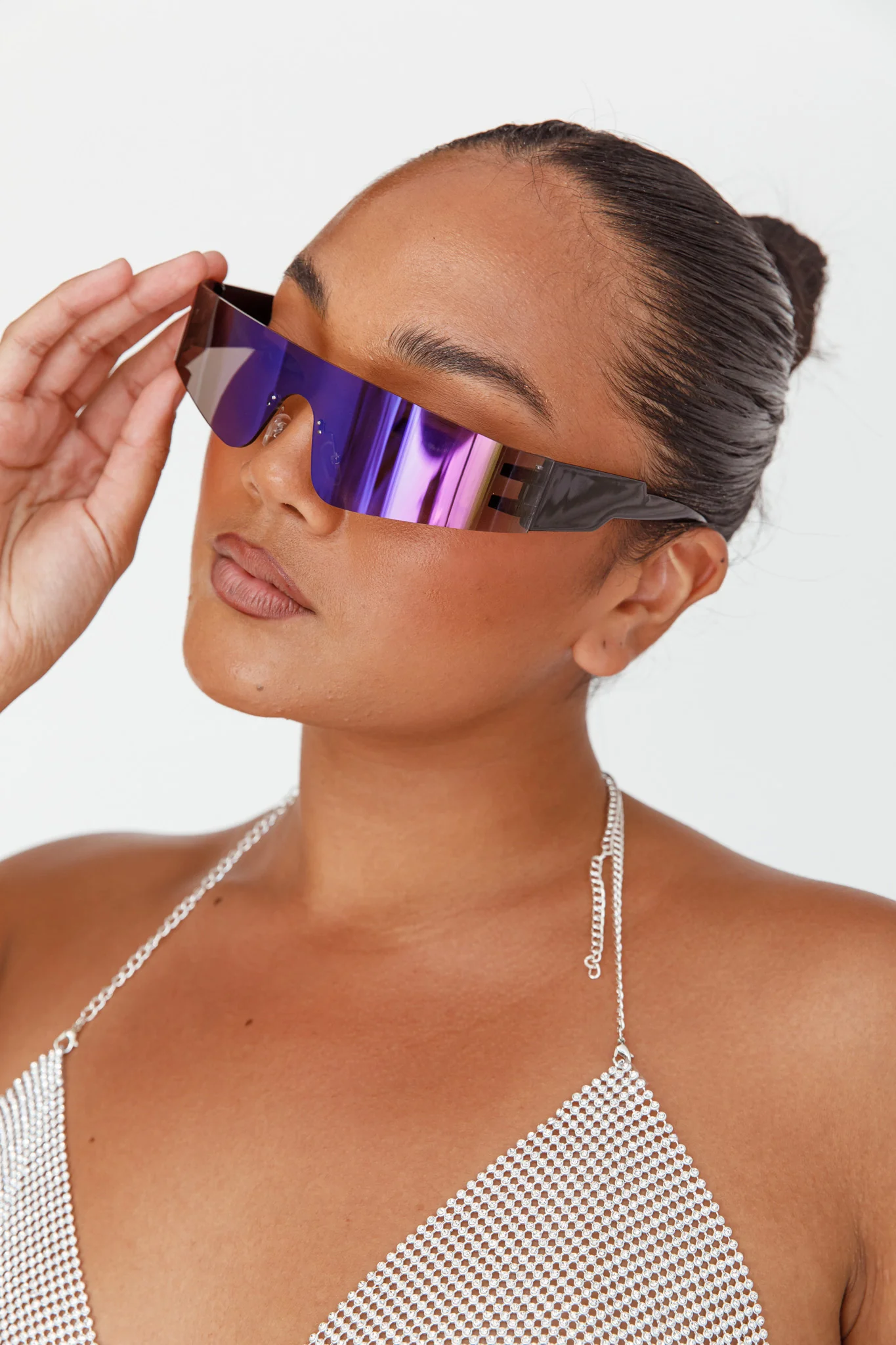 Riptide Oval Sunglasses Purple - Image 4