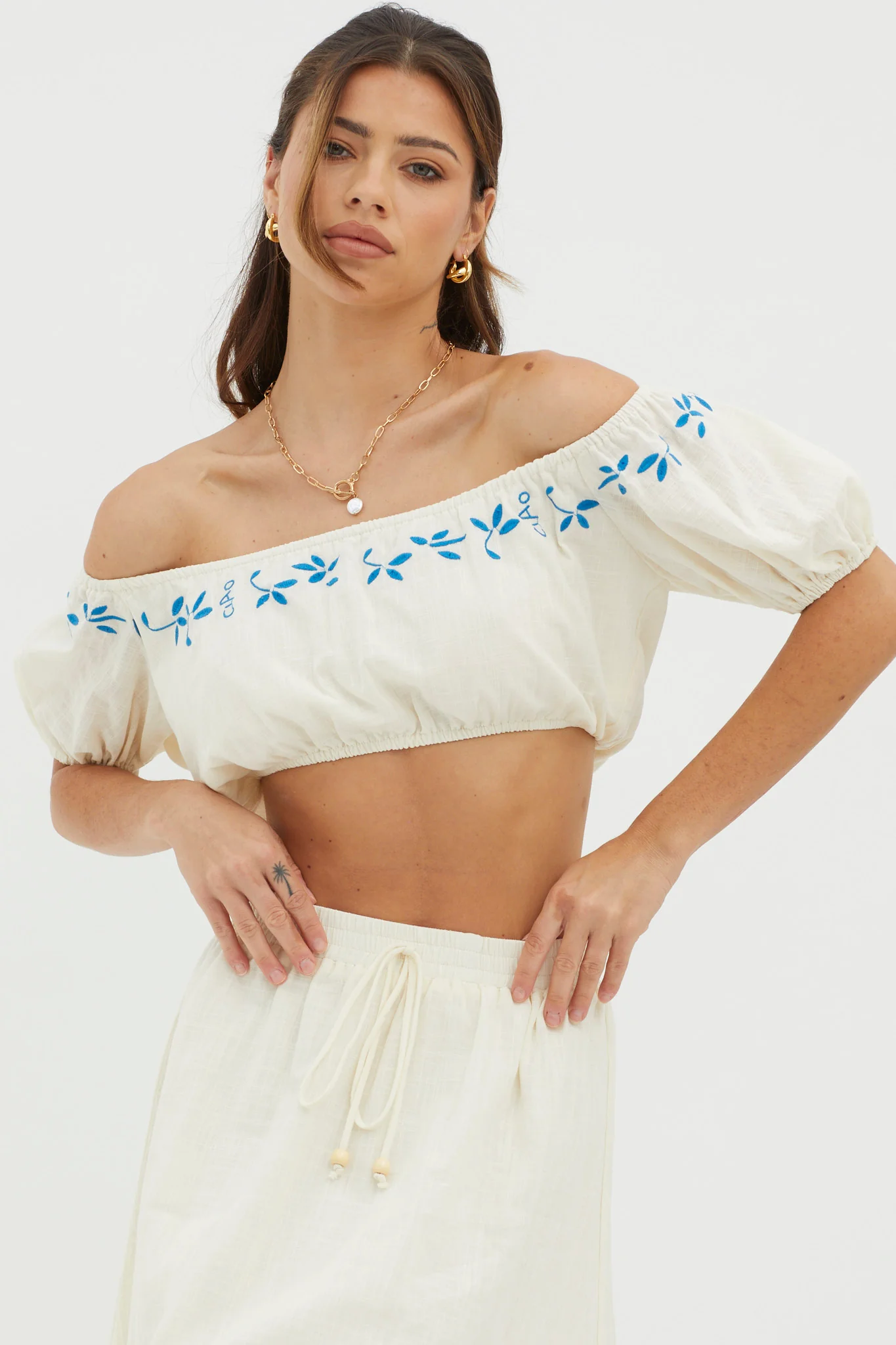 Ritual Puff Sleeve Embroidered Crop Top Beige - Image 5