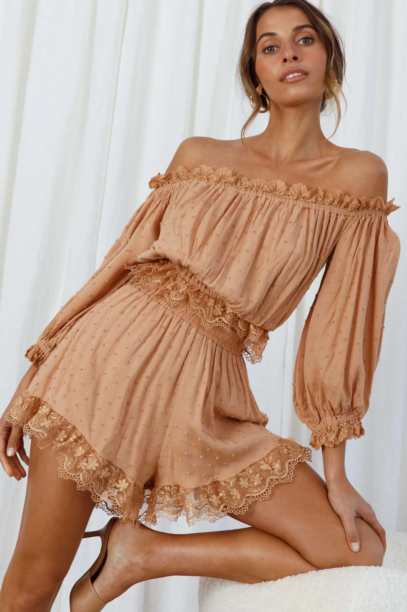 Romilly Scalloped Lace Trim Shorts Tan - Image 3