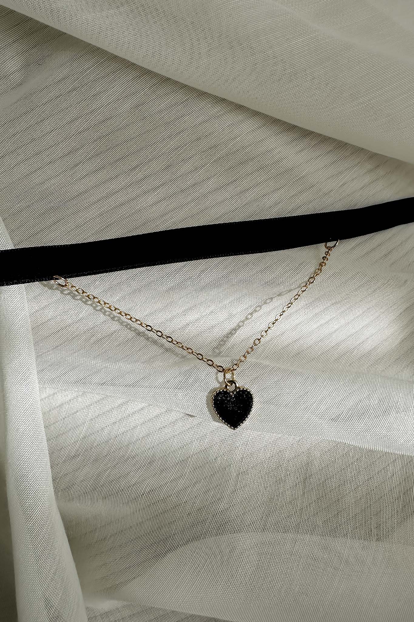 Rosie Velvet Heart Choker Necklace Black - Image 2