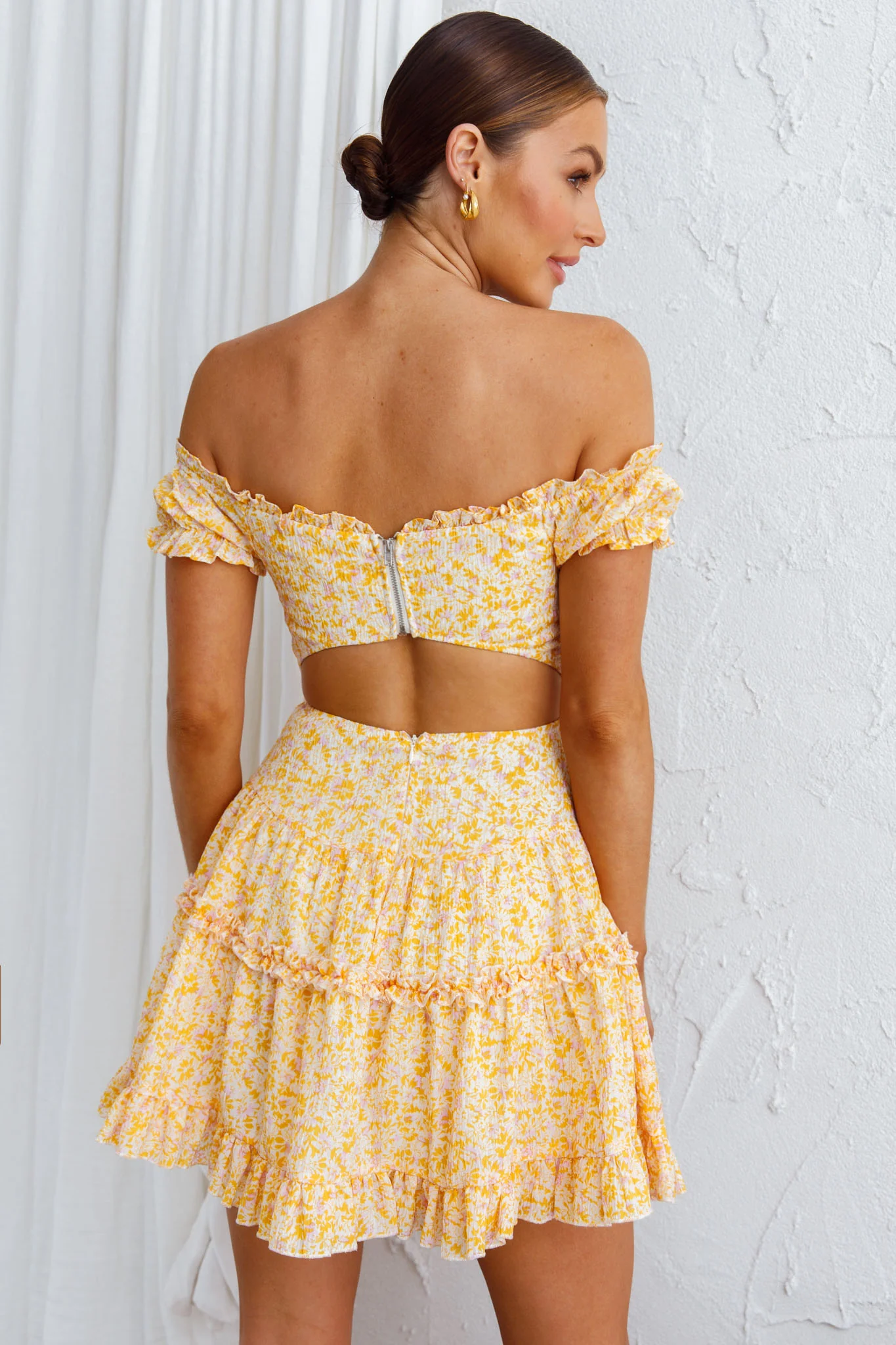 Run The World Off-Shoulder Mini Dress Floral Yellow - Image 2