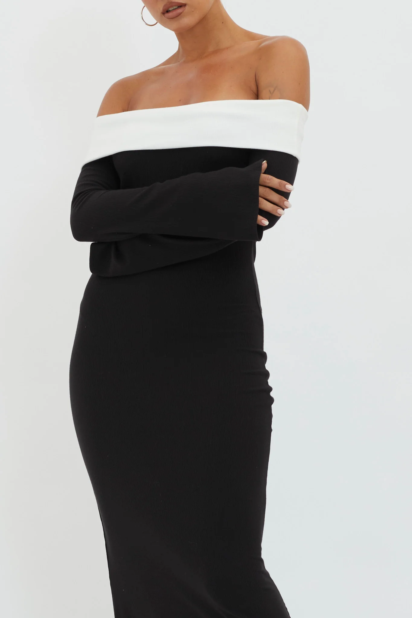 Sabrina Long Sleeve Off-Shoulder Maxi Dress Black - Image 2