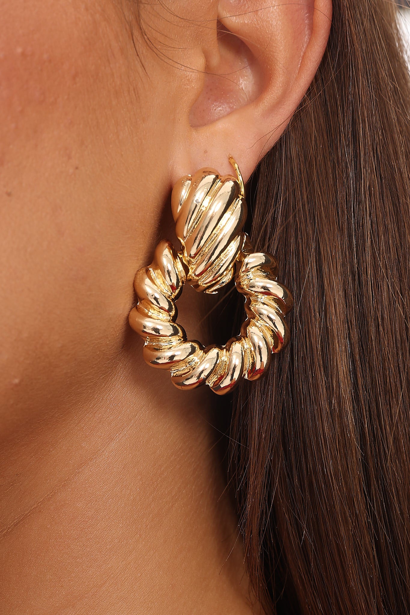Sabrina Twist Earrings Gold - Image 2