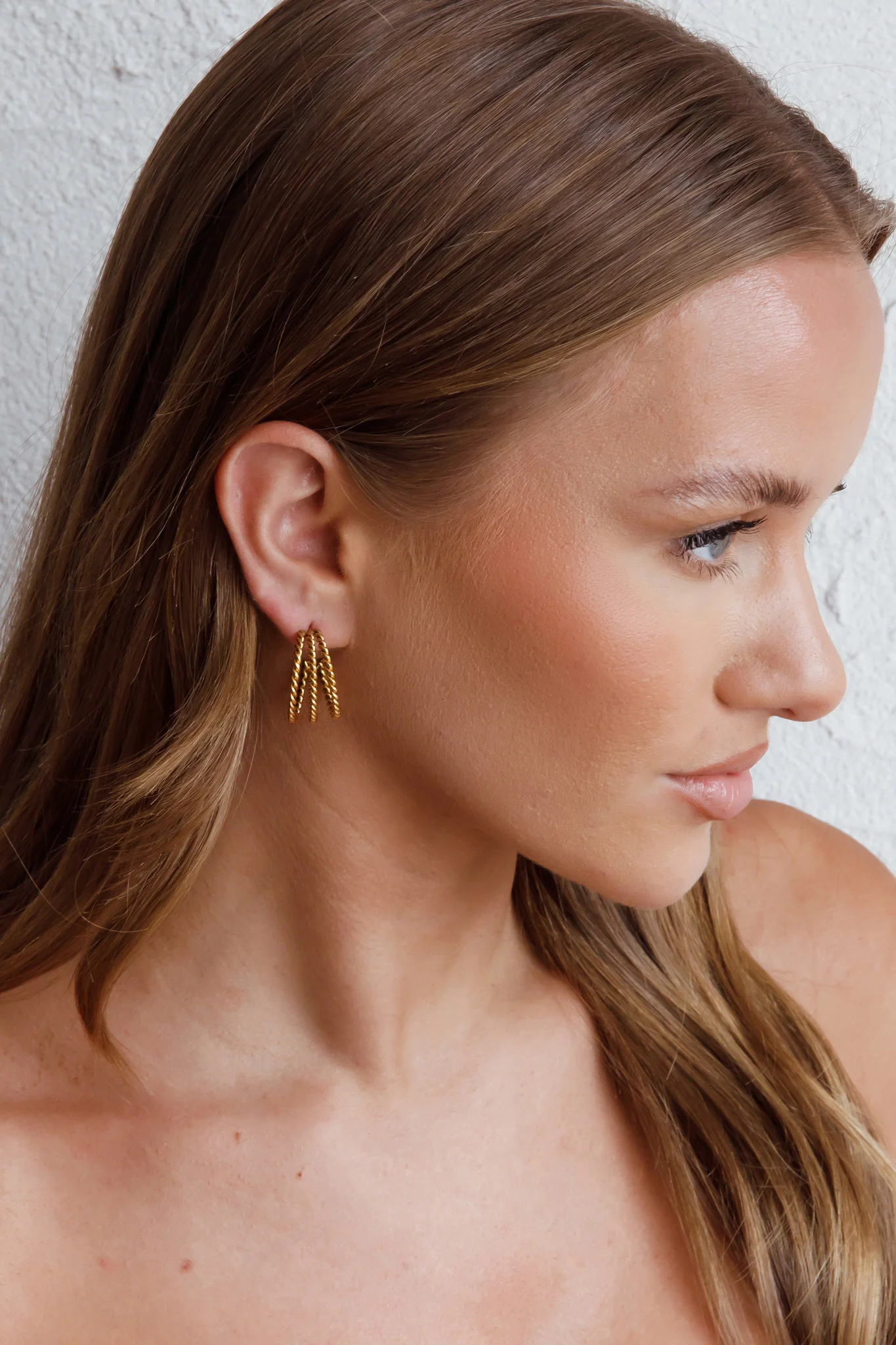 San Francisco Triple Open Hoop Earrings Gold - Image 4